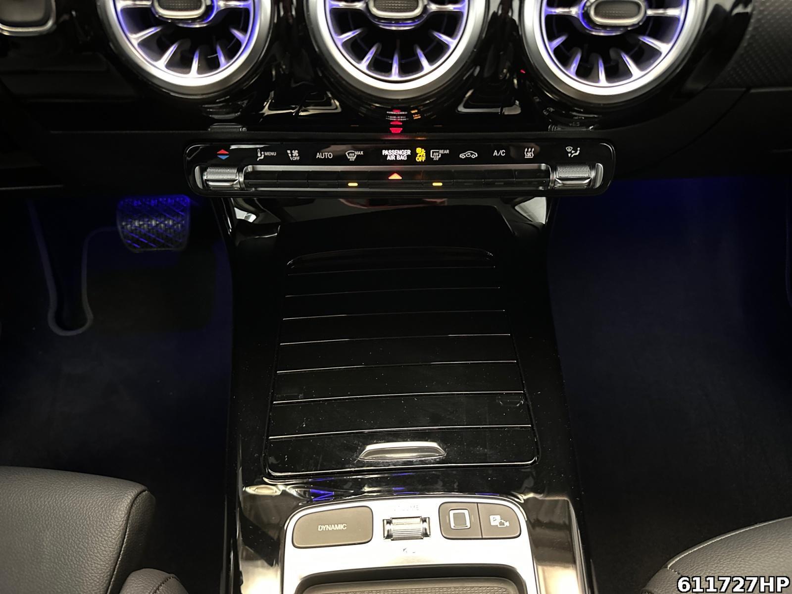 Fahrzeugabbildung Mercedes-Benz A 250 e Progressive Distronic Keyless Ambiente.