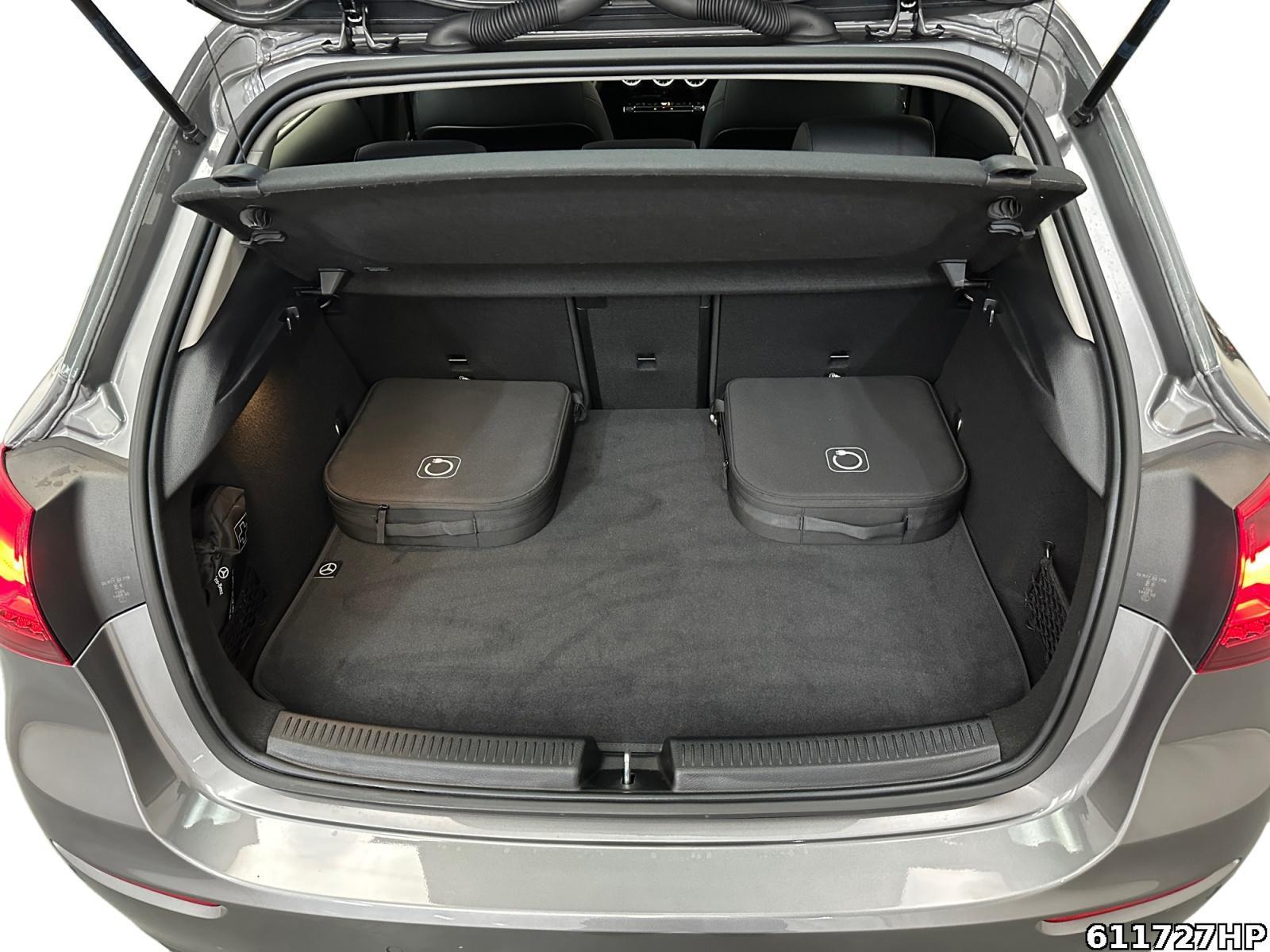 Fahrzeugabbildung Mercedes-Benz A 250 e Progressive Distronic Keyless Ambiente.