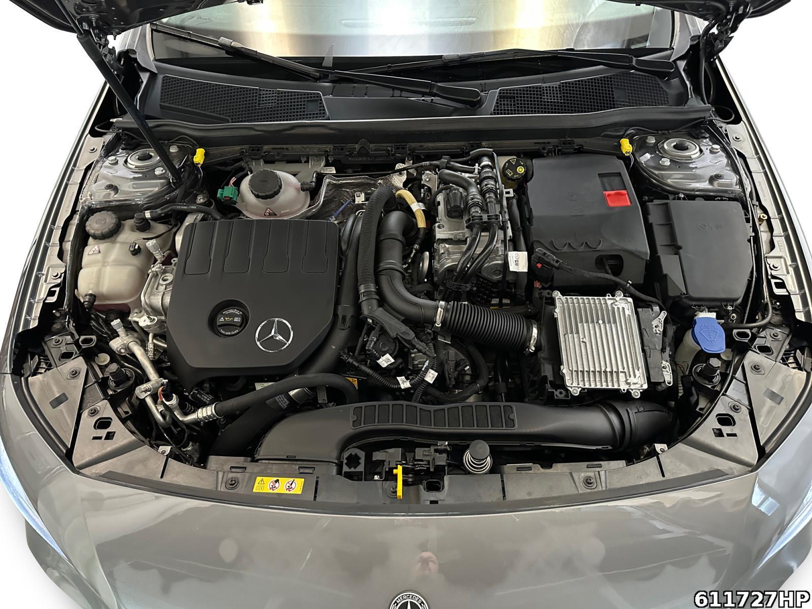 Fahrzeugabbildung Mercedes-Benz A 250 e Progressive Distronic Keyless Ambiente.