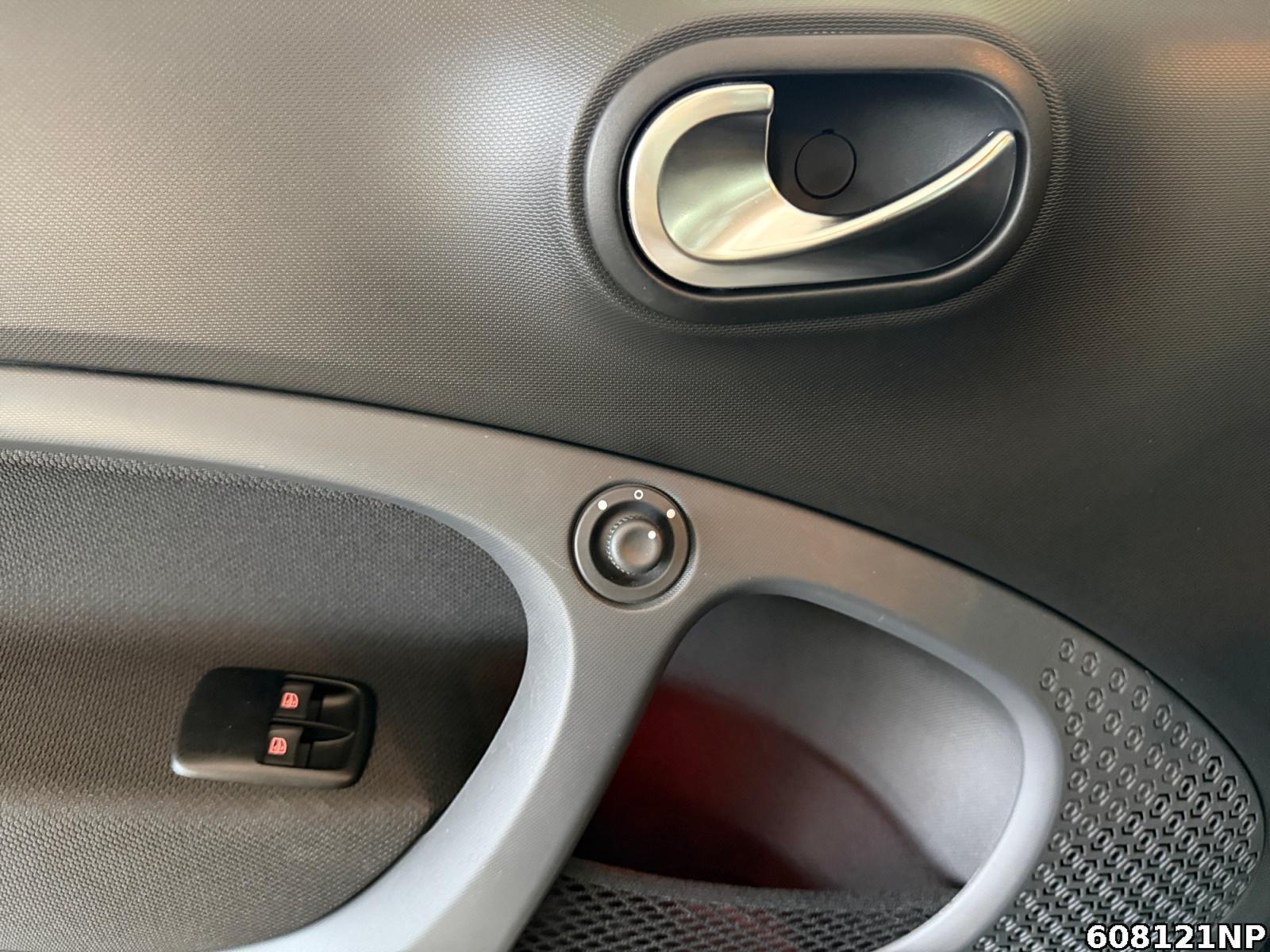 Fahrzeugabbildung Smart ForTwo EQ Coupé LED 16