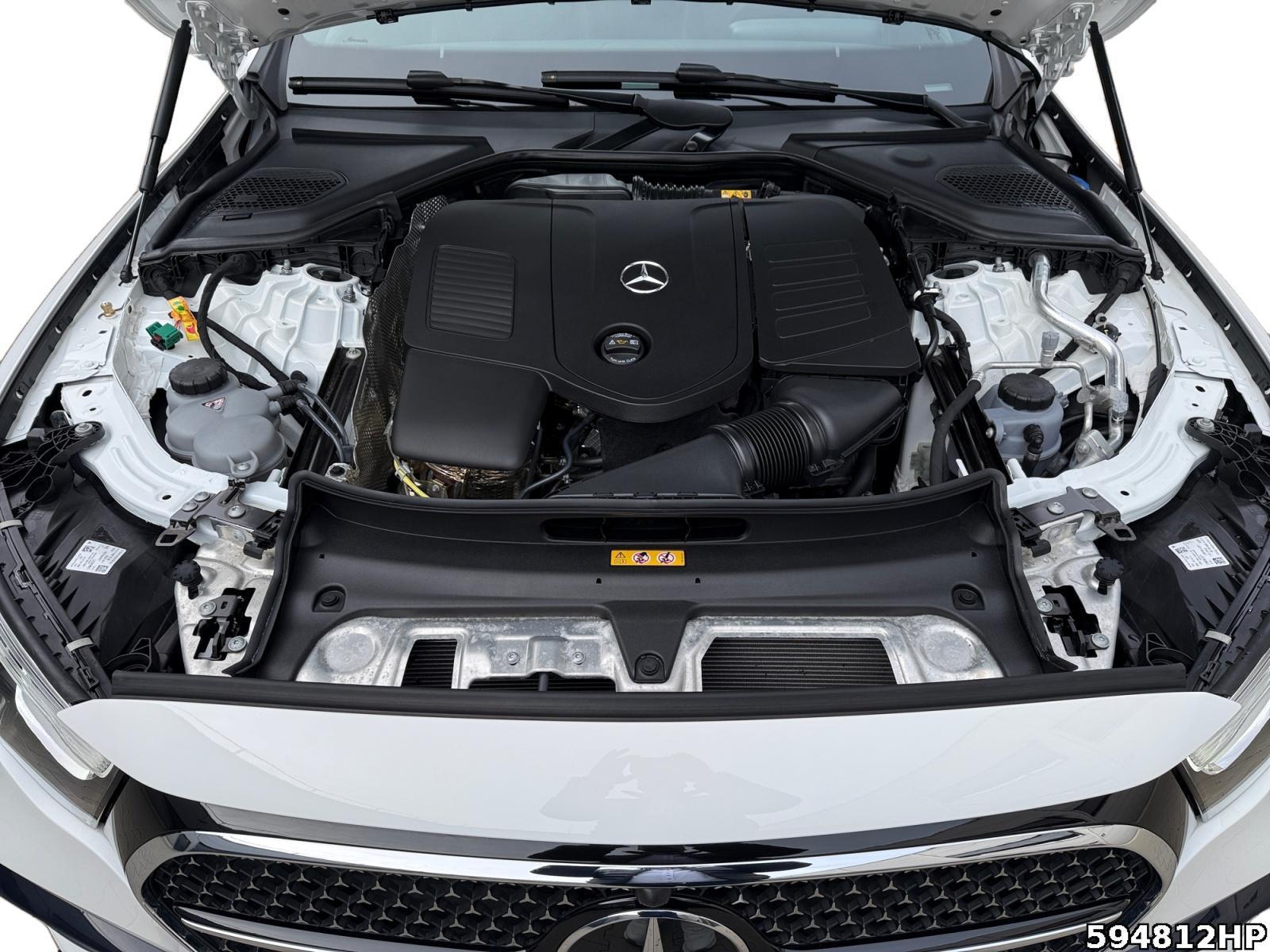 Fahrzeugabbildung Mercedes-Benz E 300 e Limousine AMG Line Pano Night Kamera 19