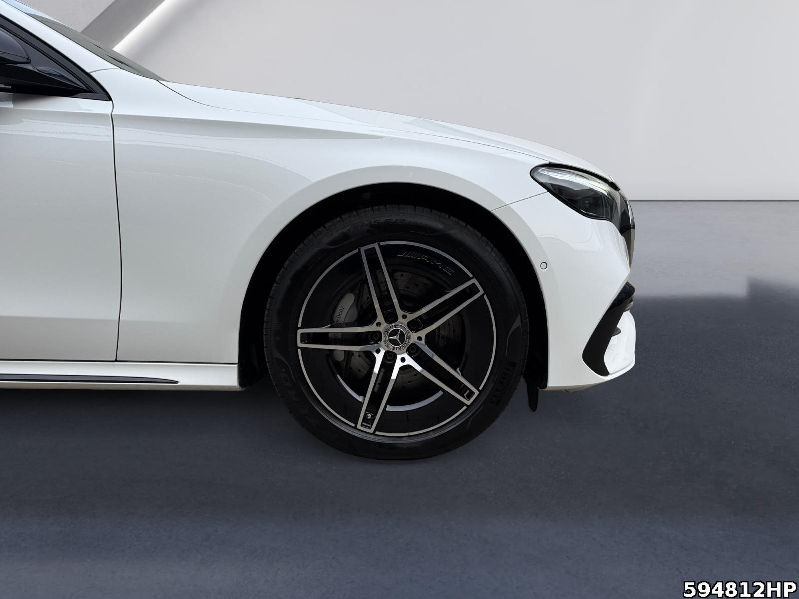 Fahrzeugabbildung Mercedes-Benz E 300 e Limousine AMG Line Pano Night Kamera 19