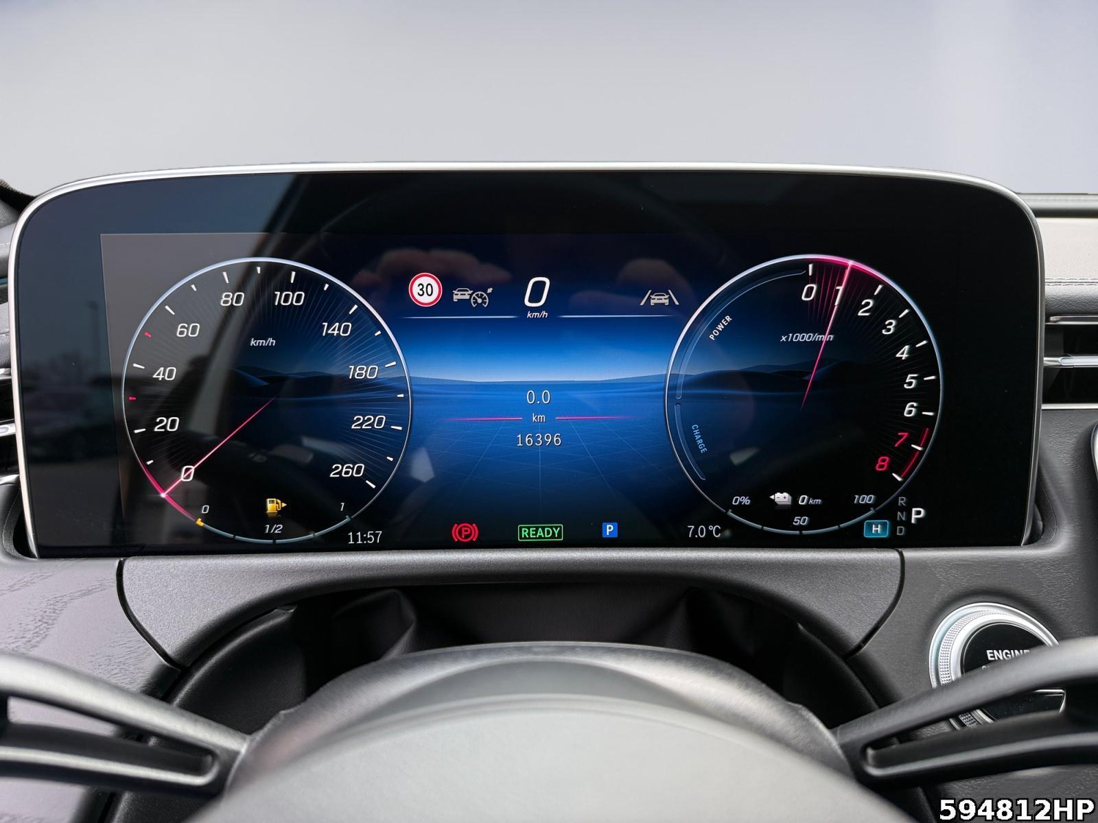 Fahrzeugabbildung Mercedes-Benz E 300 e Limousine AMG Line Pano Night Kamera 19