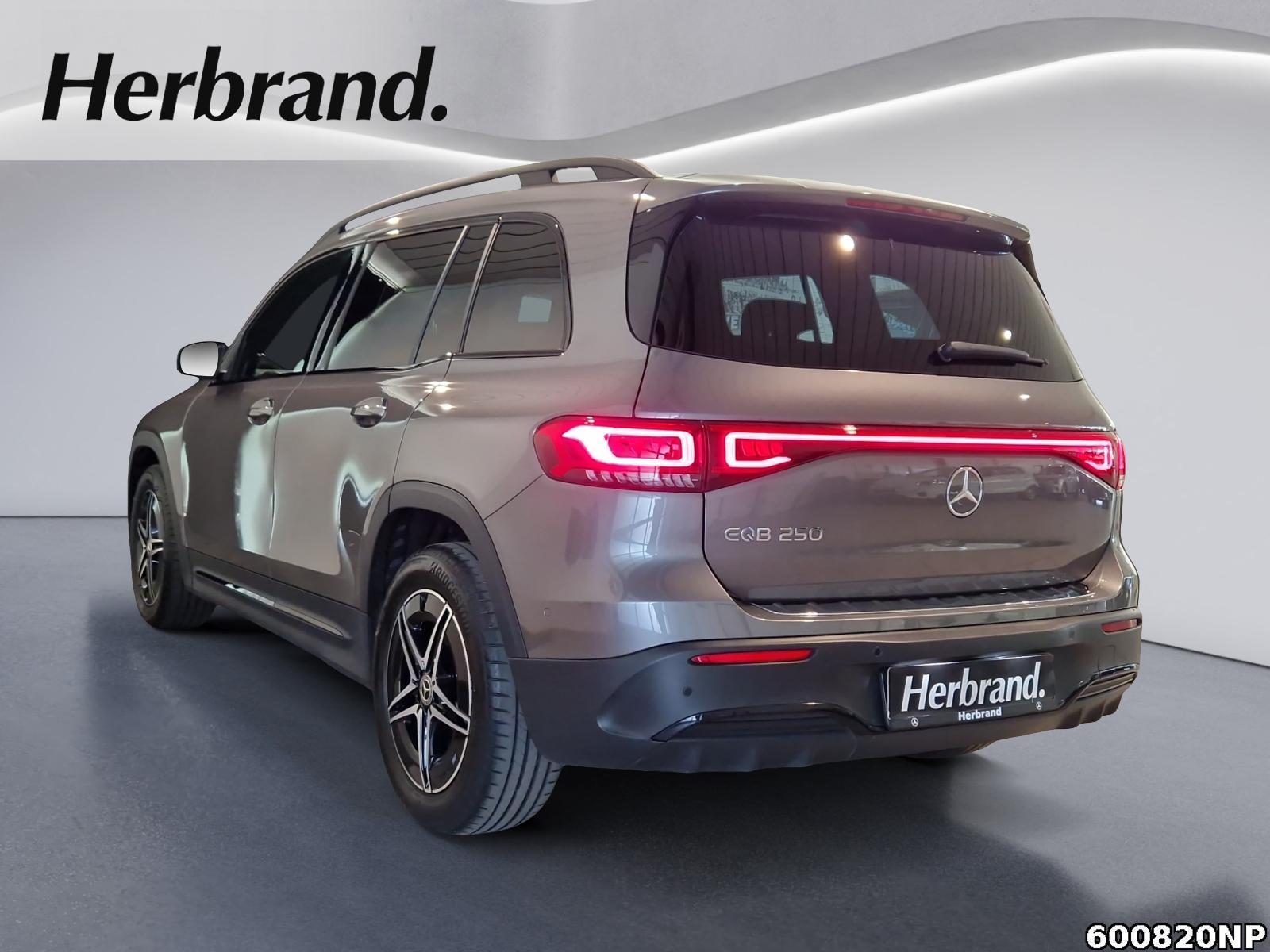 Fahrzeugabbildung Mercedes-Benz EQB AMG Night Pano Burmester Distronic 360°