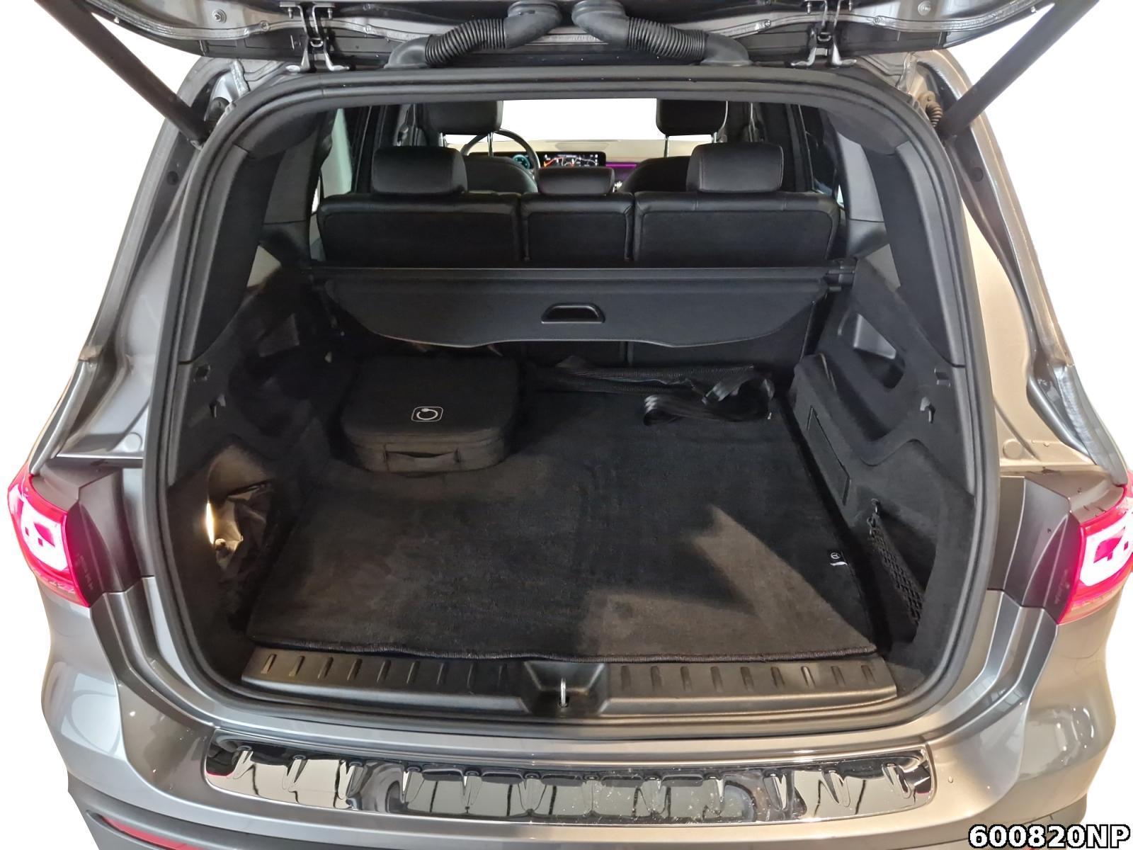 Fahrzeugabbildung Mercedes-Benz EQB AMG Night Pano Burmester Distronic 360°