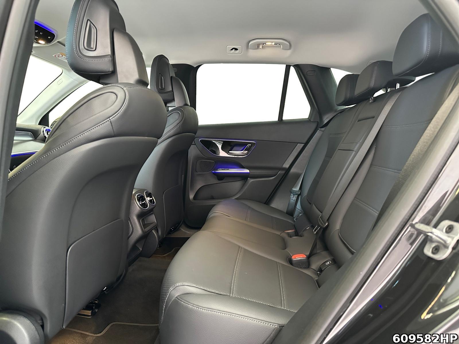 Fahrzeugabbildung Mercedes-Benz GLC 300 de 4M Avantgarde AHK Memory Kamera LED.