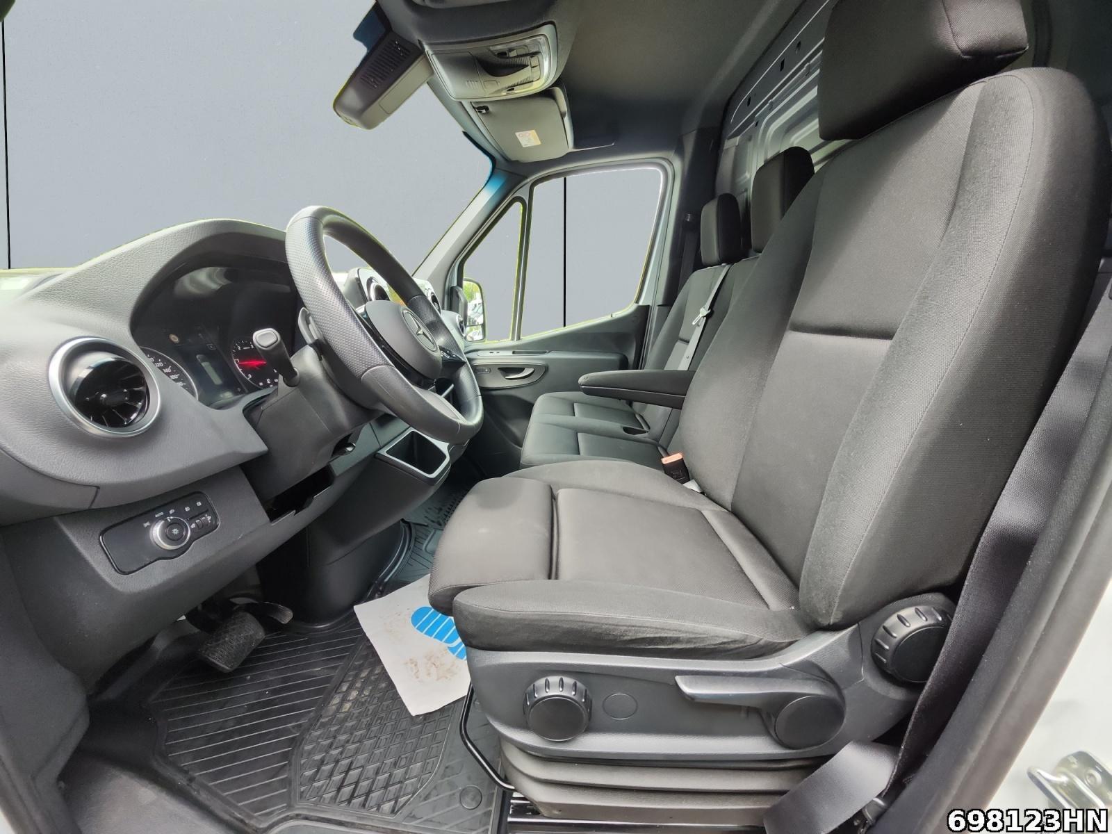 Fahrzeugabbildung Mercedes-Benz Sprinter 317 CDI Kasten PRO*L2H2*Schwingsitz*