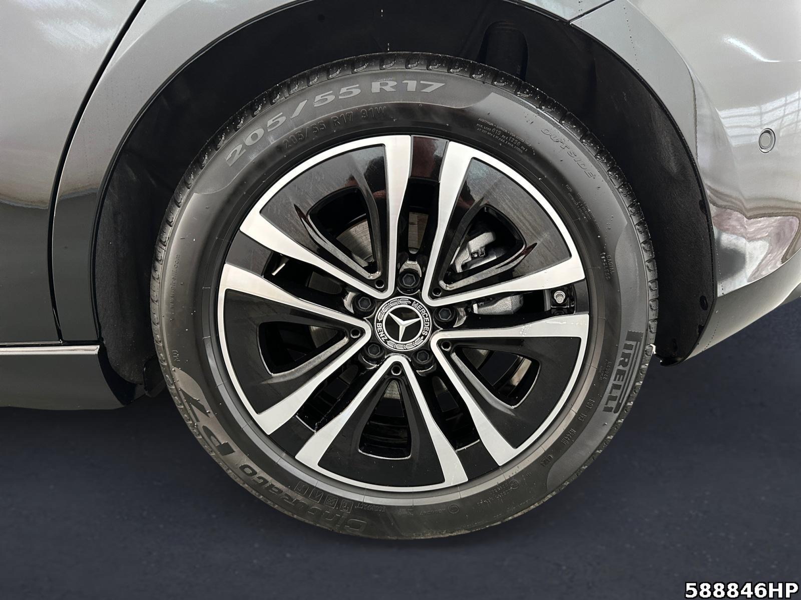 Fahrzeugabbildung Mercedes-Benz A 180 Progressive Pano Lenkradhzg Rückfahrkamer