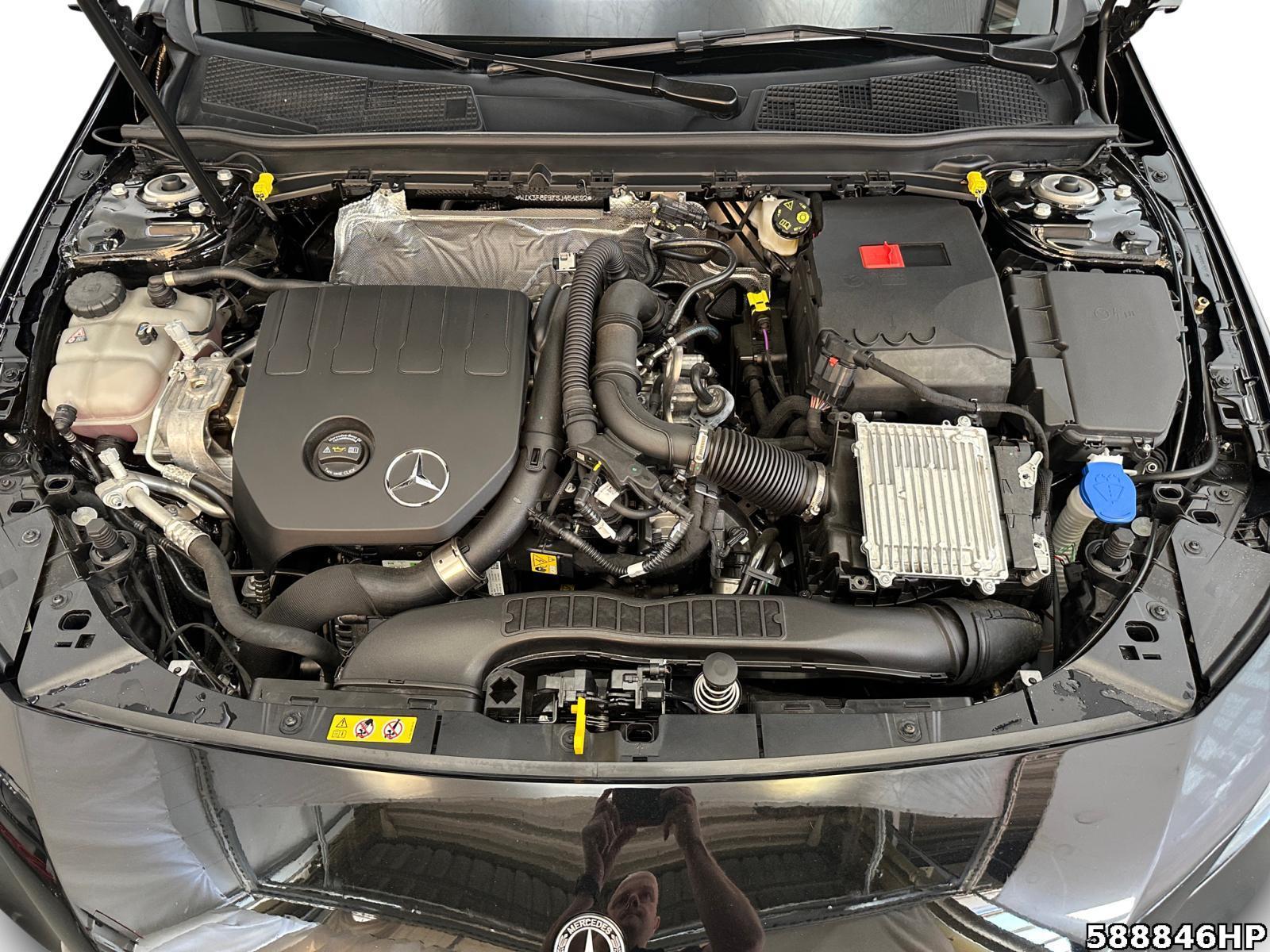 Fahrzeugabbildung Mercedes-Benz A 180 Progressive Pano Lenkradhzg Rückfahrkamer