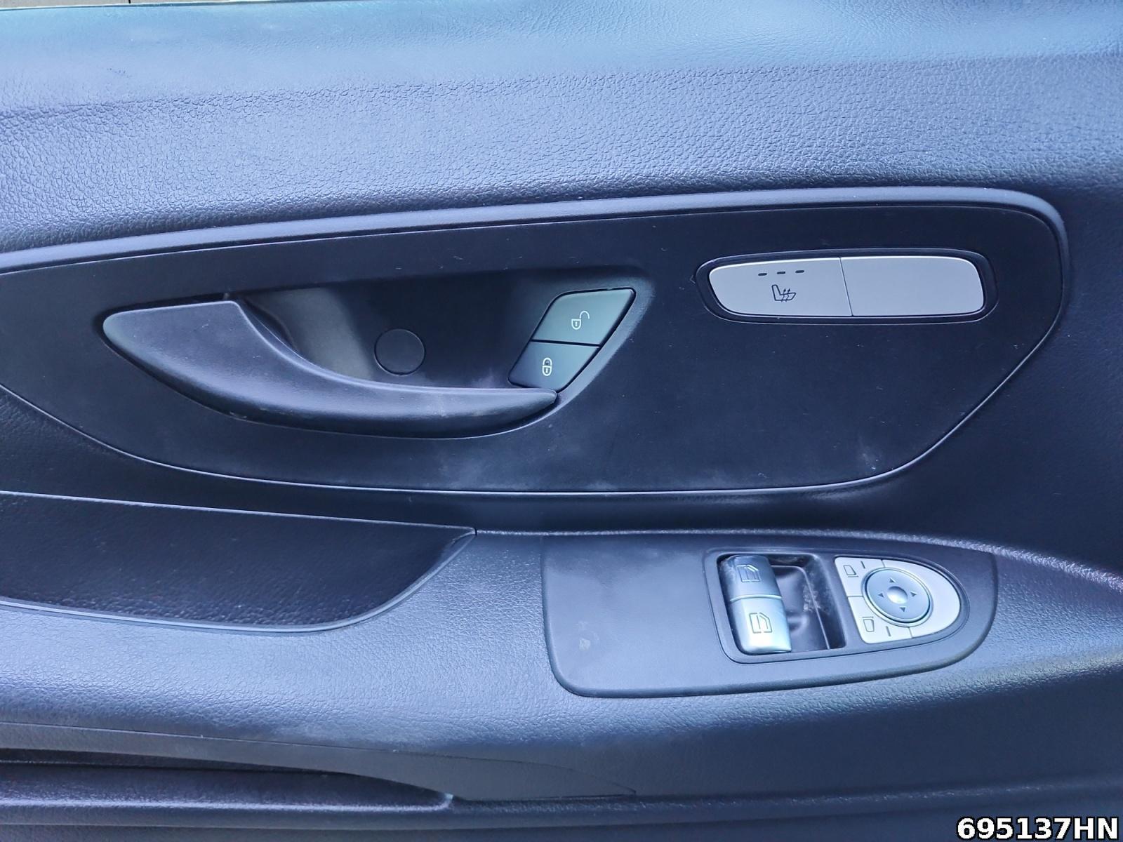 Fahrzeugabbildung Mercedes-Benz Vito 119 CDI Tourer PRO Lang*Multibeam*AHK2500