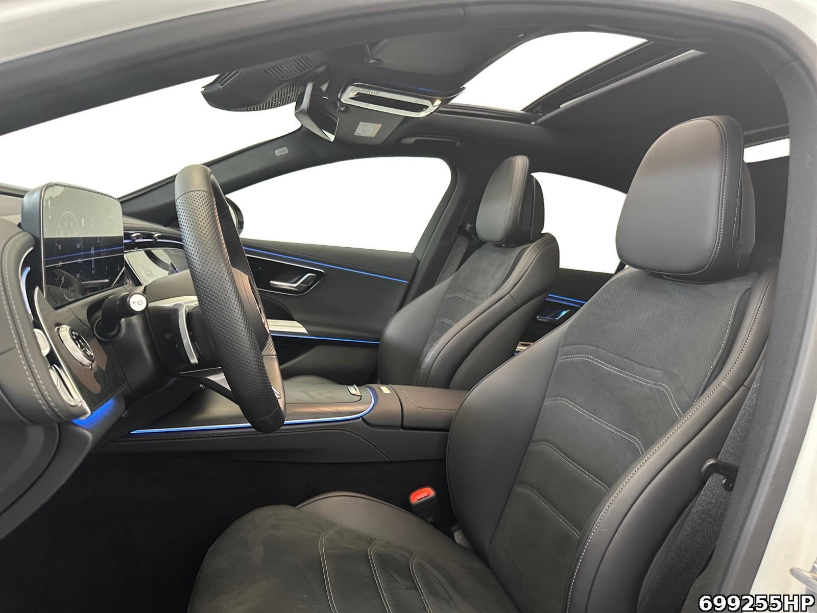Fahrzeugabbildung Mercedes-Benz E 220 d AMG Night PANO DISTRONIC KEYLESS Ambient