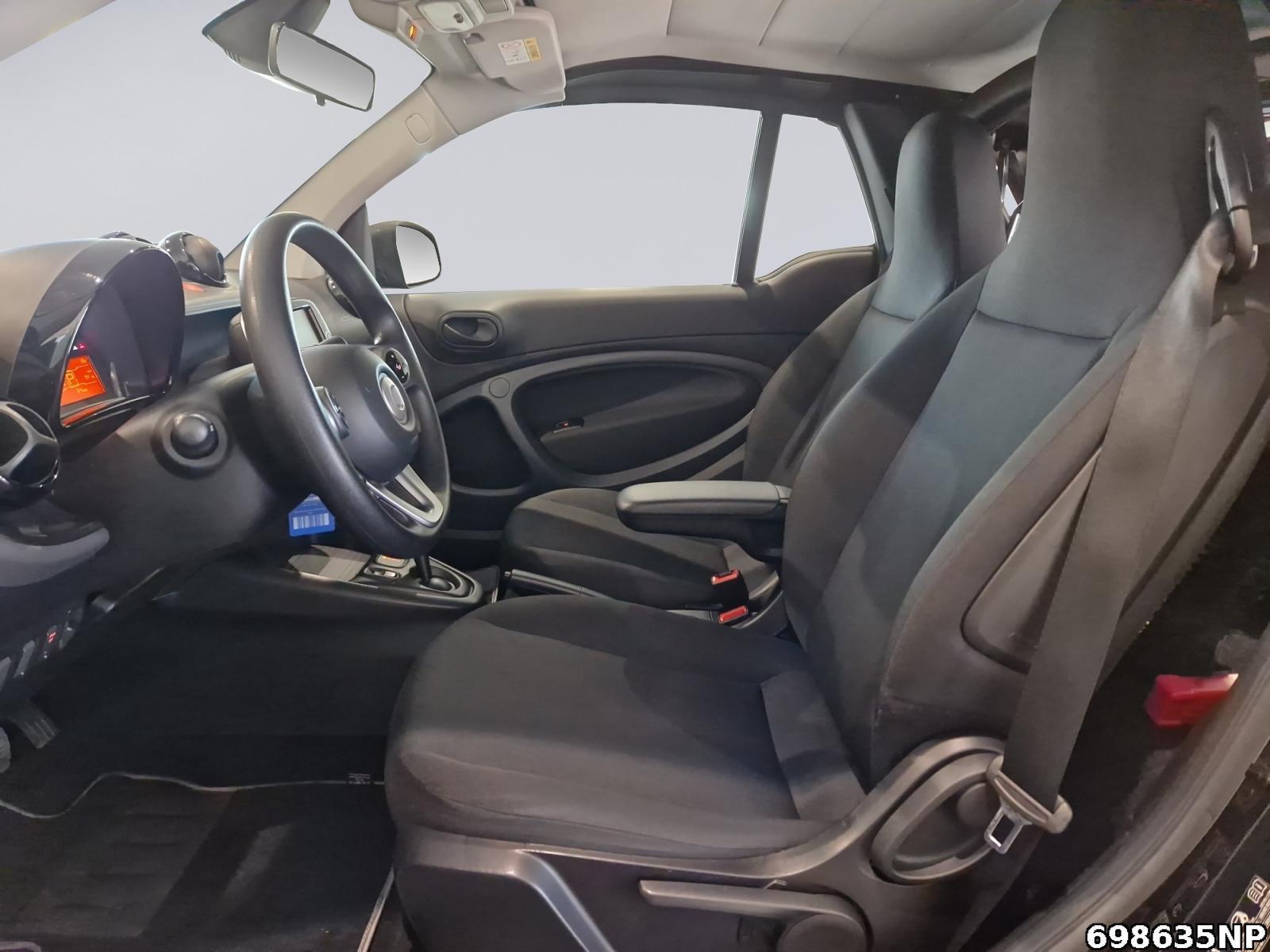 Fahrzeugabbildung Smart ForTwo EQ Cabrio Einparkhilfe hinten 22KW