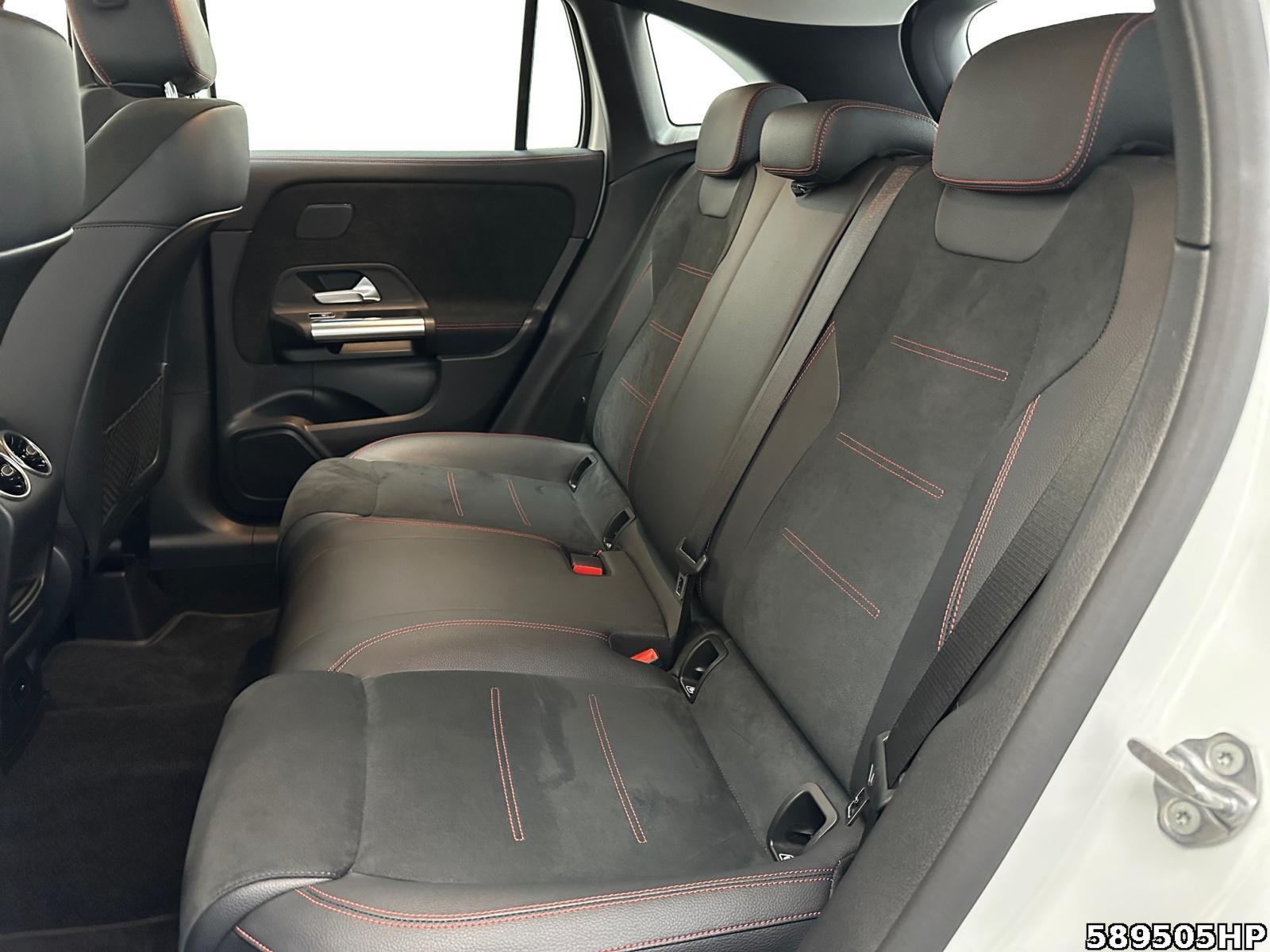 Fahrzeugabbildung Mercedes-Benz GLA 200 AMG LED DISTRONIC Rückfahrkamera