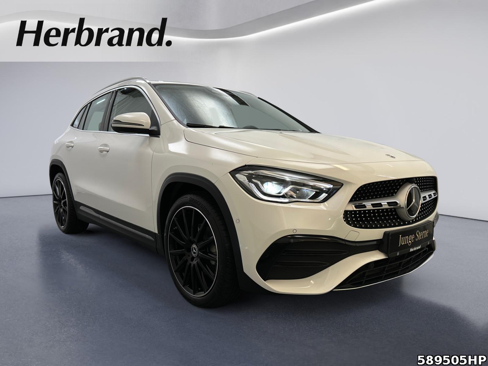 Fahrzeugabbildung Mercedes-Benz GLA 200 AMG LED DISTRONIC Rückfahrkamera