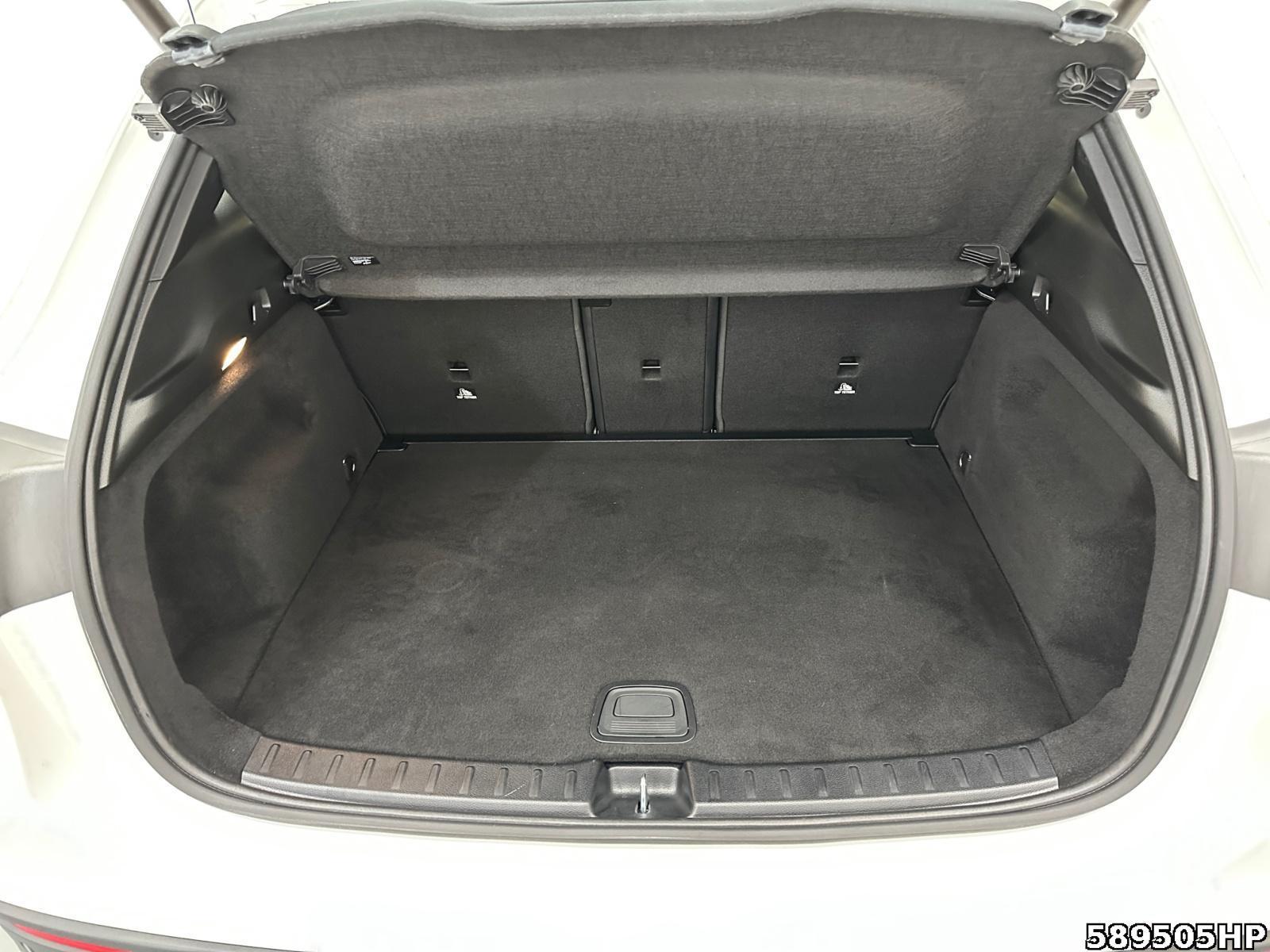 Fahrzeugabbildung Mercedes-Benz GLA 200 AMG LED DISTRONIC Rückfahrkamera