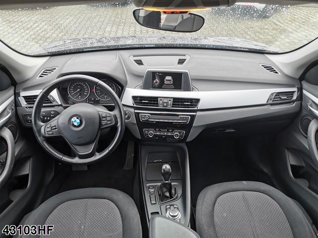 Fahrzeugabbildung BMW X1 sDrive18i, Advantage