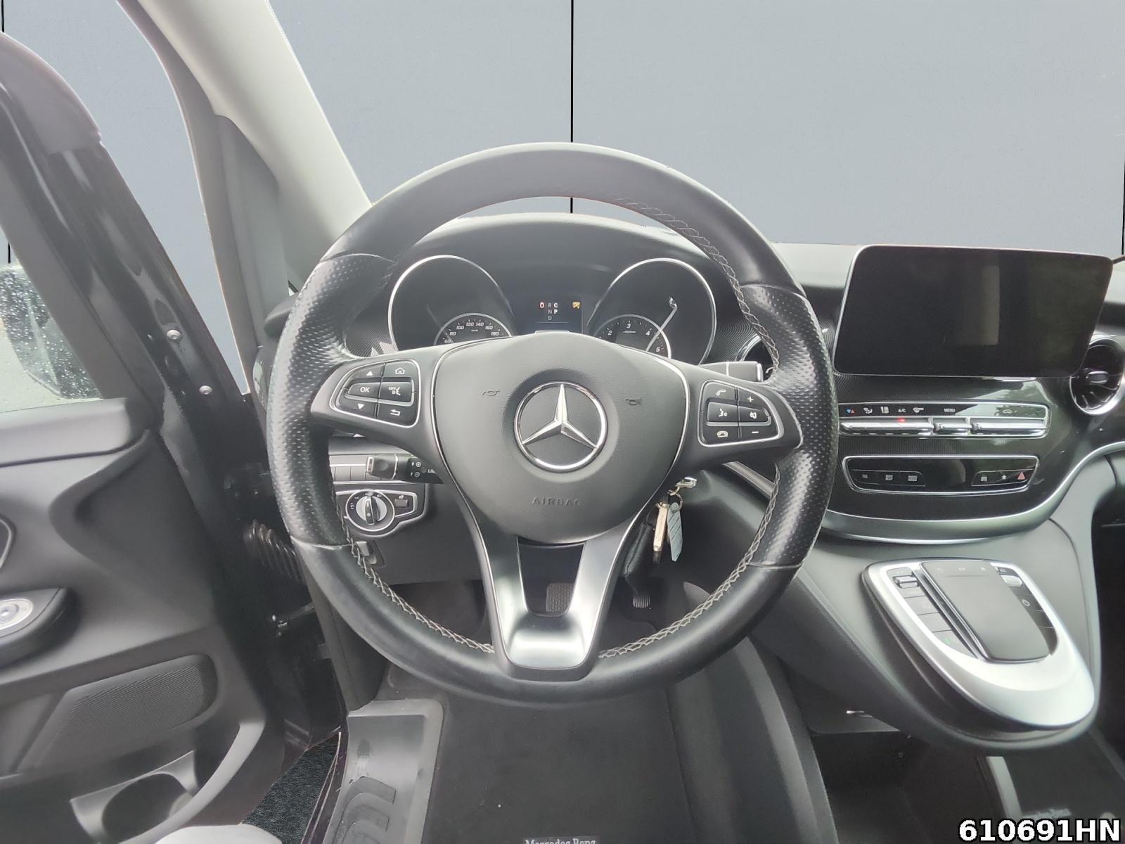Fahrzeugabbildung Mercedes-Benz V 250 Edition*AHK2500*Navi*LED*Kamera*7-Sitzer*