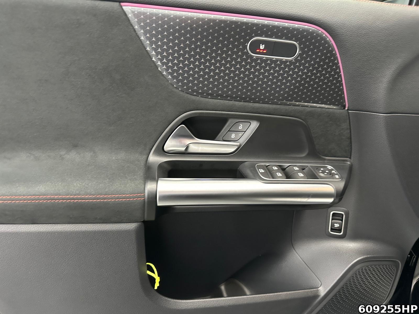 Fahrzeugabbildung Mercedes-Benz EQA 4M AMG AHK DISTRONIC Totwinkel Alarmanl.