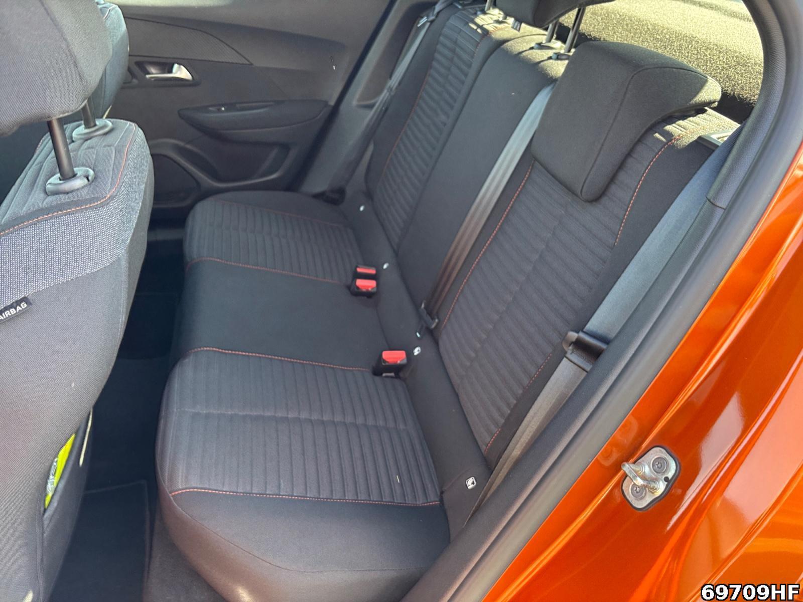 Fahrzeugabbildung Peugeot 2008 (e-)Active