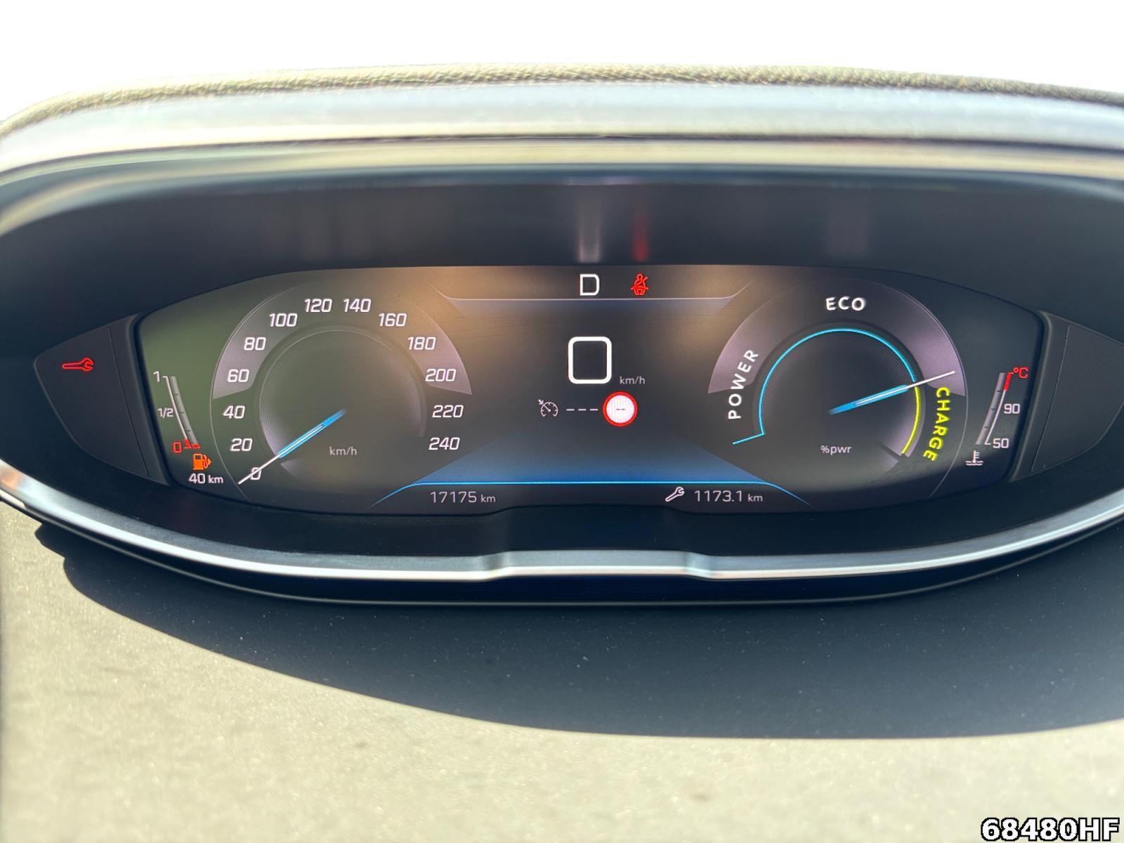 Fahrzeugabbildung Peugeot 5008 1.2 Hybrid 136 Allure Pack