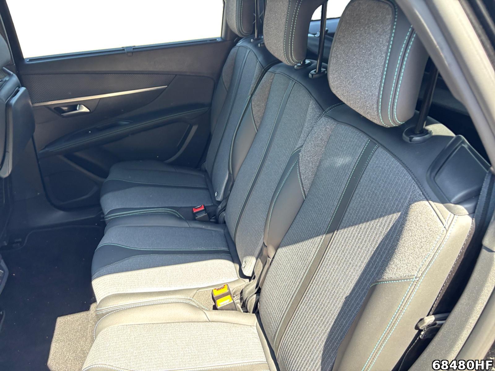 Fahrzeugabbildung Peugeot 5008 1.2 Hybrid 136 Allure Pack