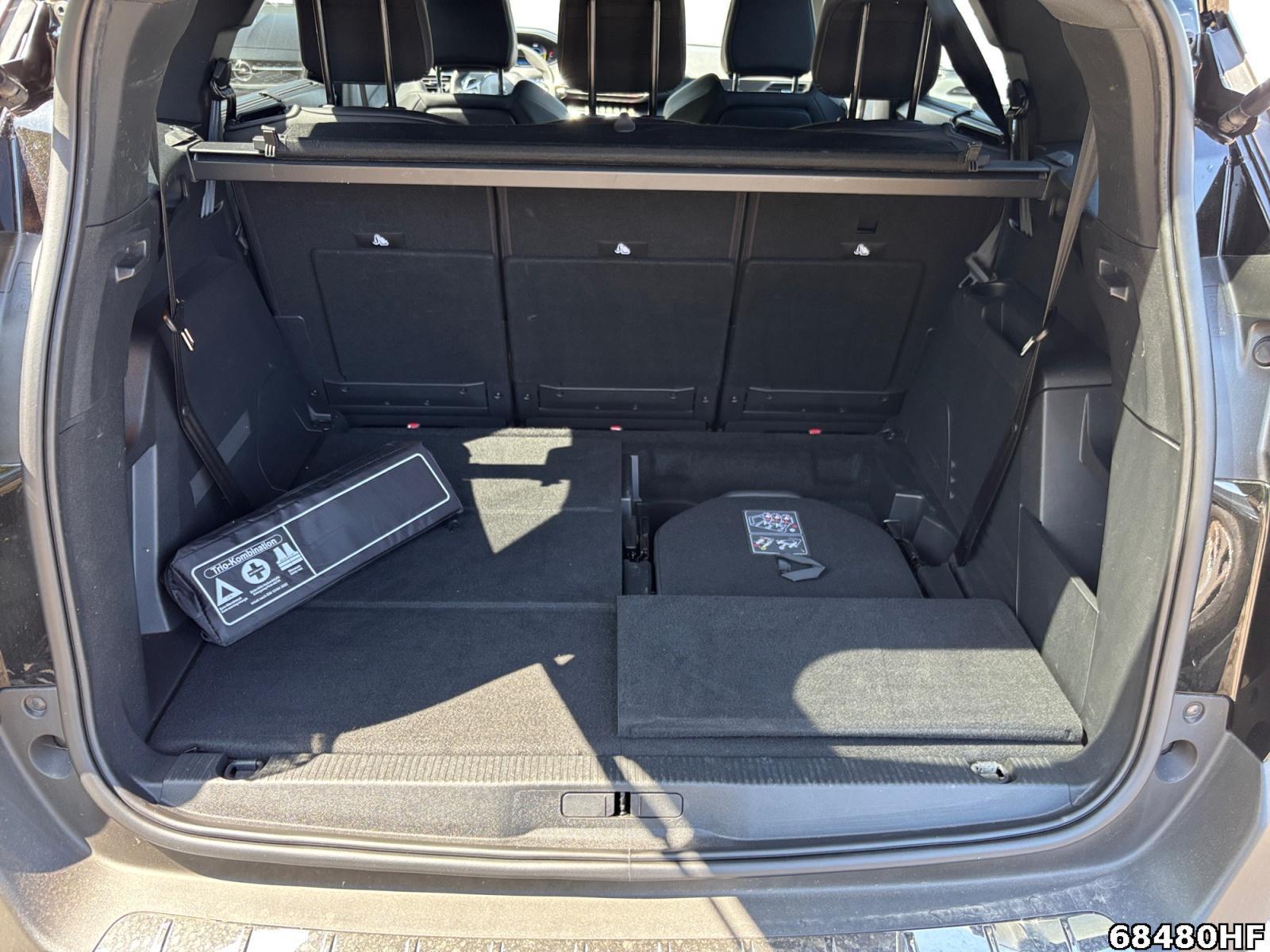Fahrzeugabbildung Peugeot 5008 1.2 Hybrid 136 Allure Pack