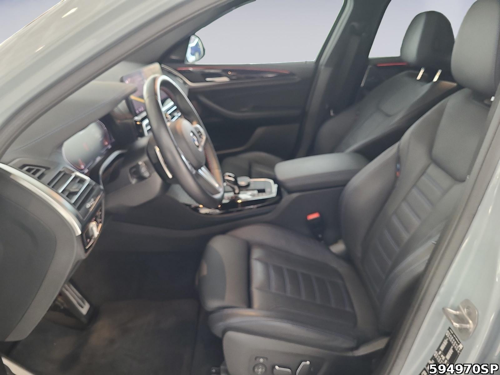 Fahrzeugabbildung BMW X4 M40 i Pano HUD Aeropaket