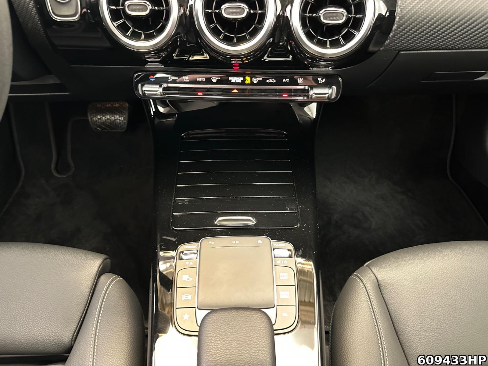 Fahrzeugabbildung Mercedes-Benz CLA 250 Shooting Brake e Rückfahrkamera CarPlay EASY-PACK <