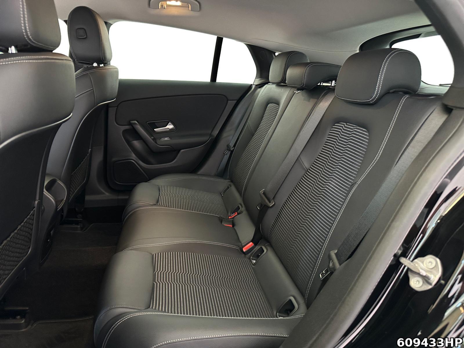 Fahrzeugabbildung Mercedes-Benz CLA 250 Shooting Brake e Rückfahrkamera CarPlay EASY-PACK <