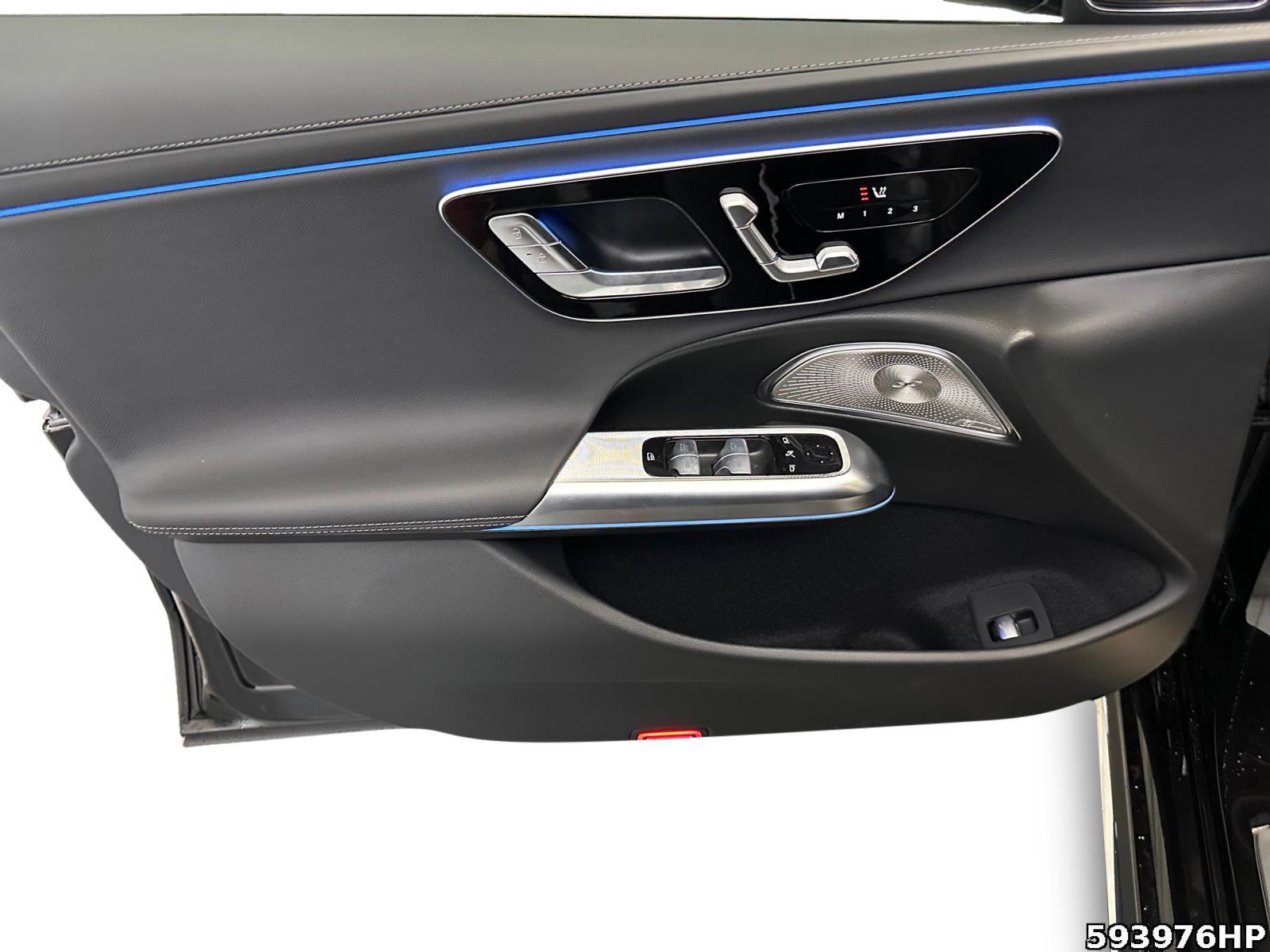 Fahrzeugabbildung Mercedes-Benz E 220 d T-Modell +AMG+AHK+PANO+BURMESTER+DISTRO+