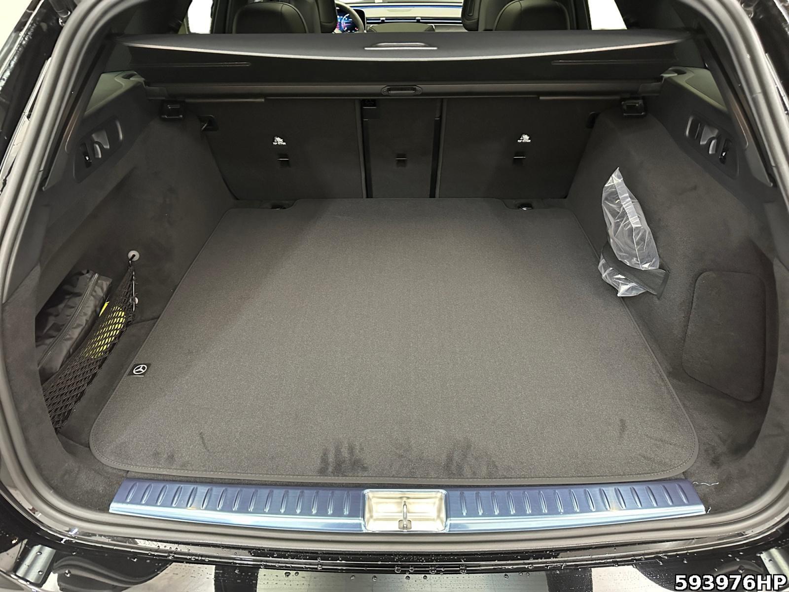 Fahrzeugabbildung Mercedes-Benz E 220 d T-Modell +AMG+AHK+PANO+BURMESTER+DISTRO+