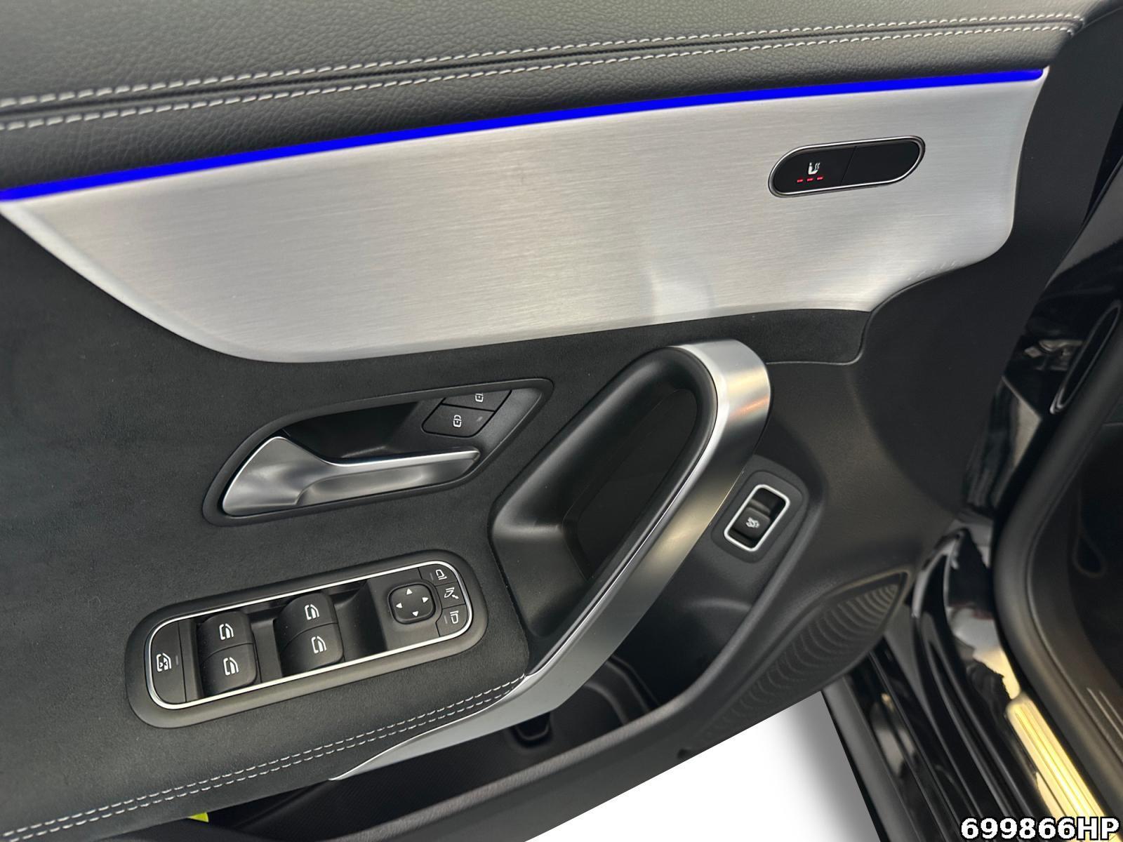 Fahrzeugabbildung Mercedes-Benz CLA 200 Coupé AMG Kamera Distronic Ambiente LED