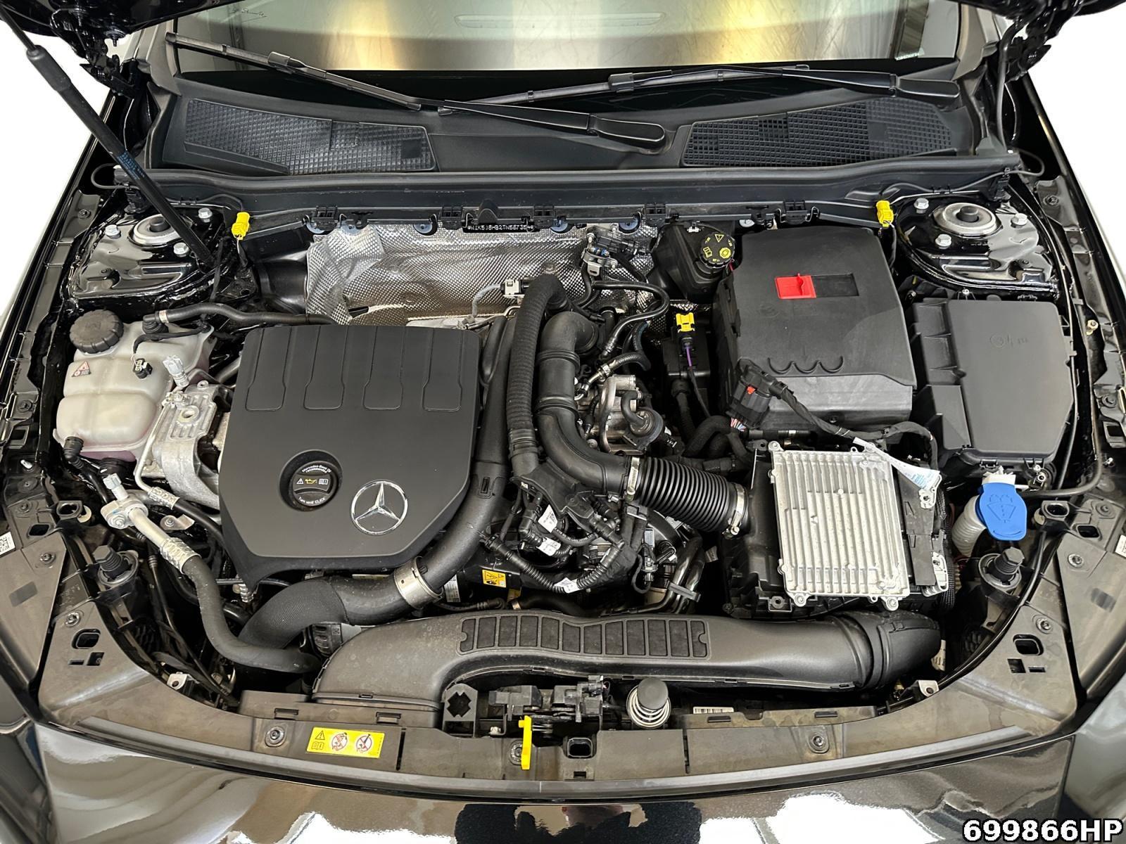Fahrzeugabbildung Mercedes-Benz CLA 200 Coupé AMG Kamera Distronic Ambiente LED