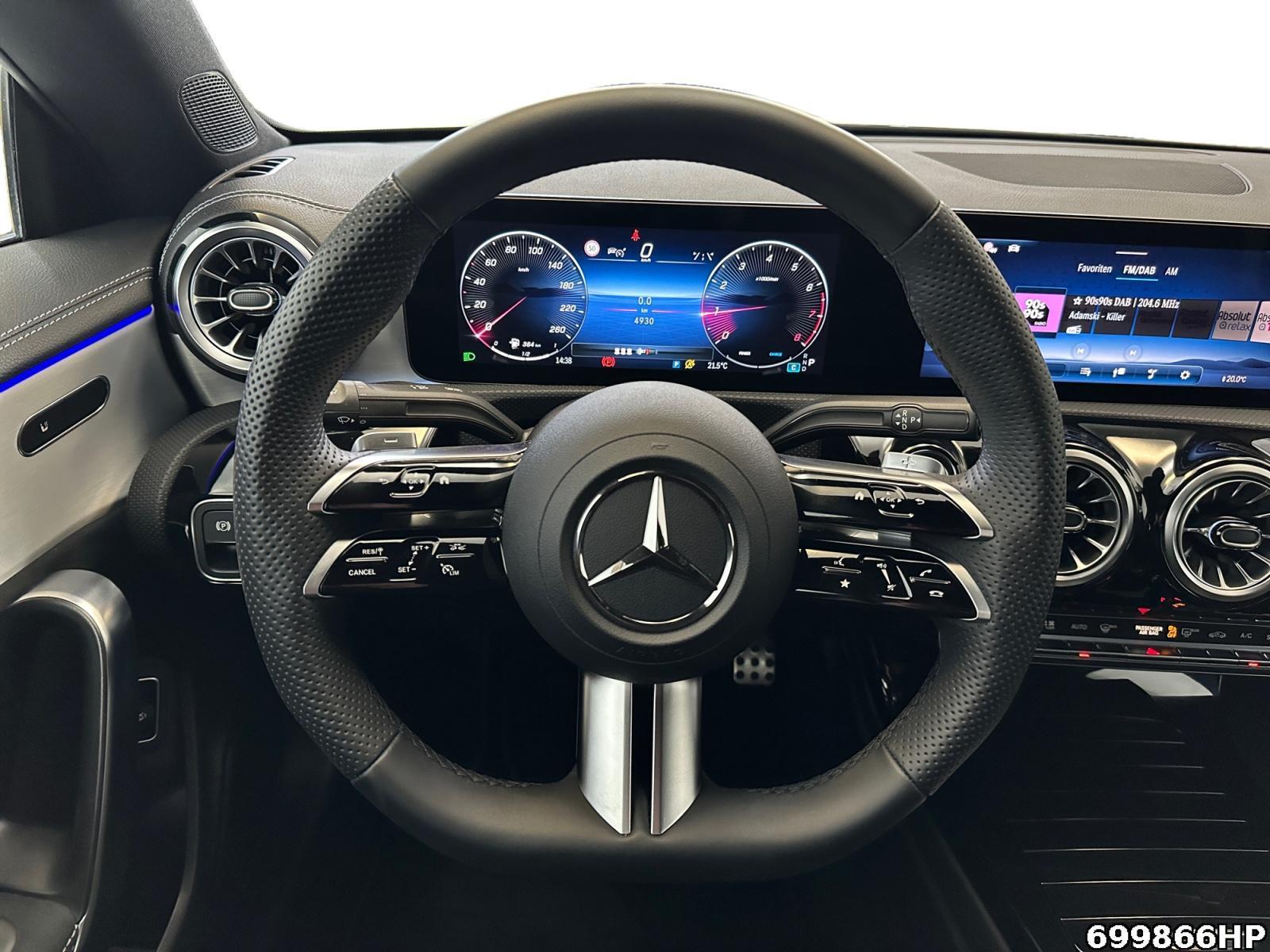 Fahrzeugabbildung Mercedes-Benz CLA 200 Coupé AMG Kamera Distronic Ambiente LED
