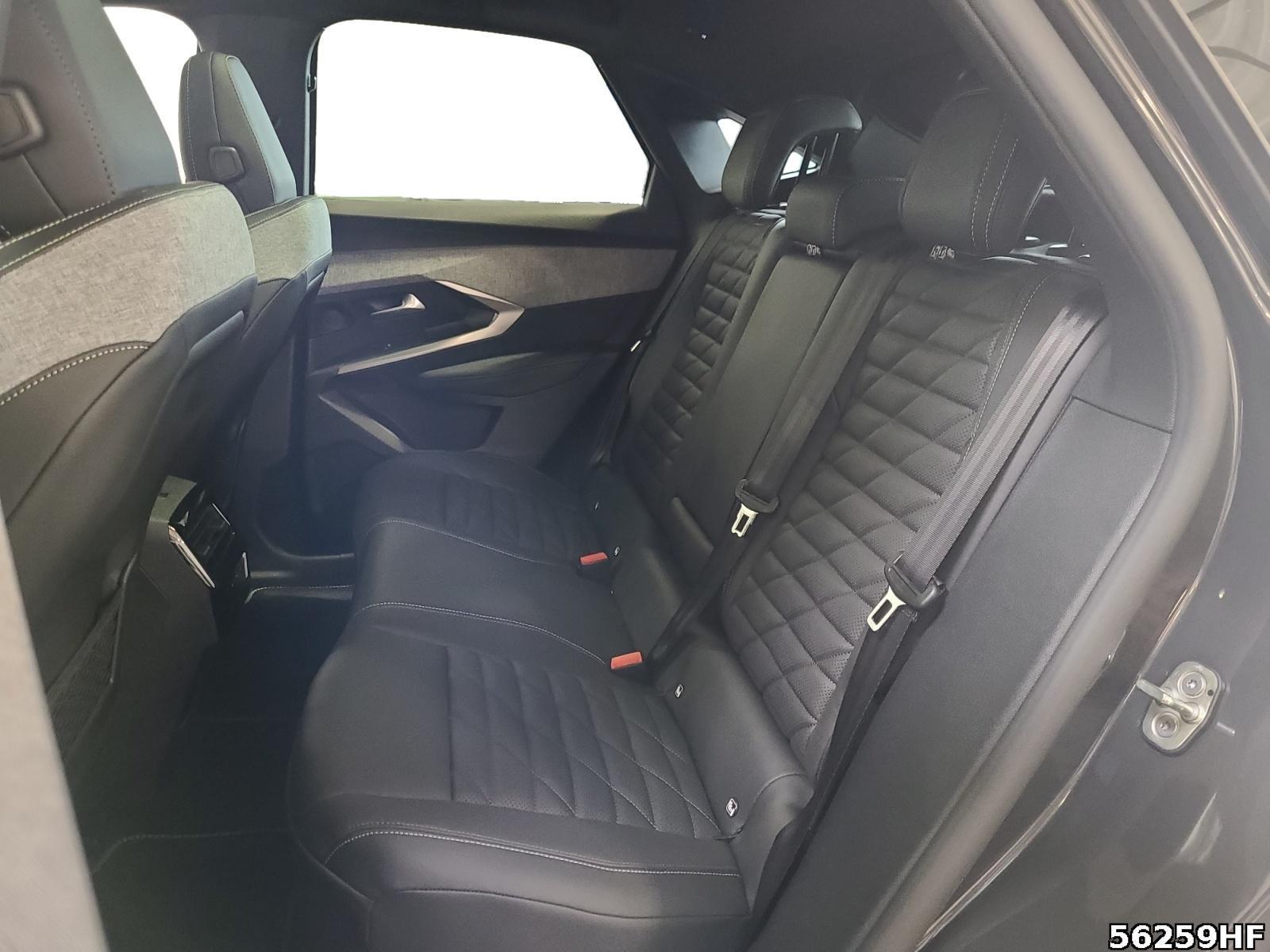 Fahrzeugabbildung Peugeot 3008 Launch Edition 325 AWD