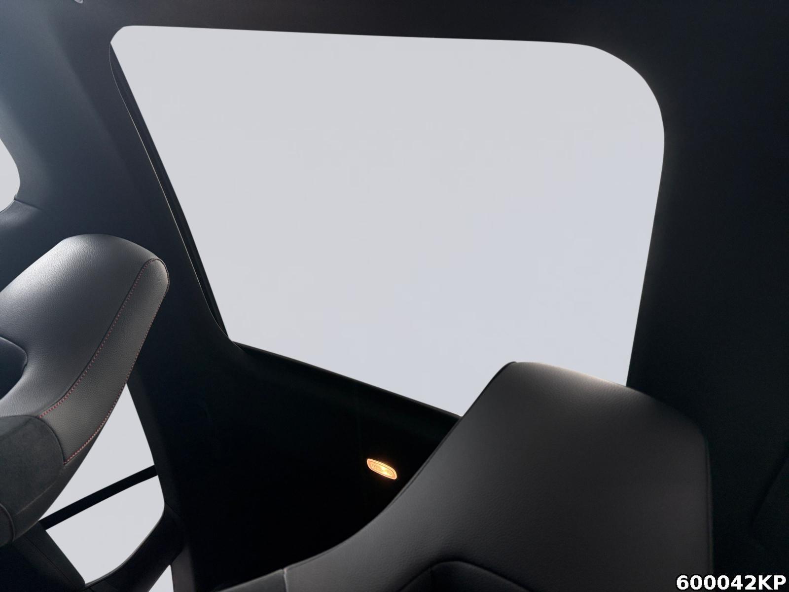 Fahrzeugabbildung Mercedes-Benz CLA 200 Shooting Brake AMG Pano Night Totw Distronic CarPla