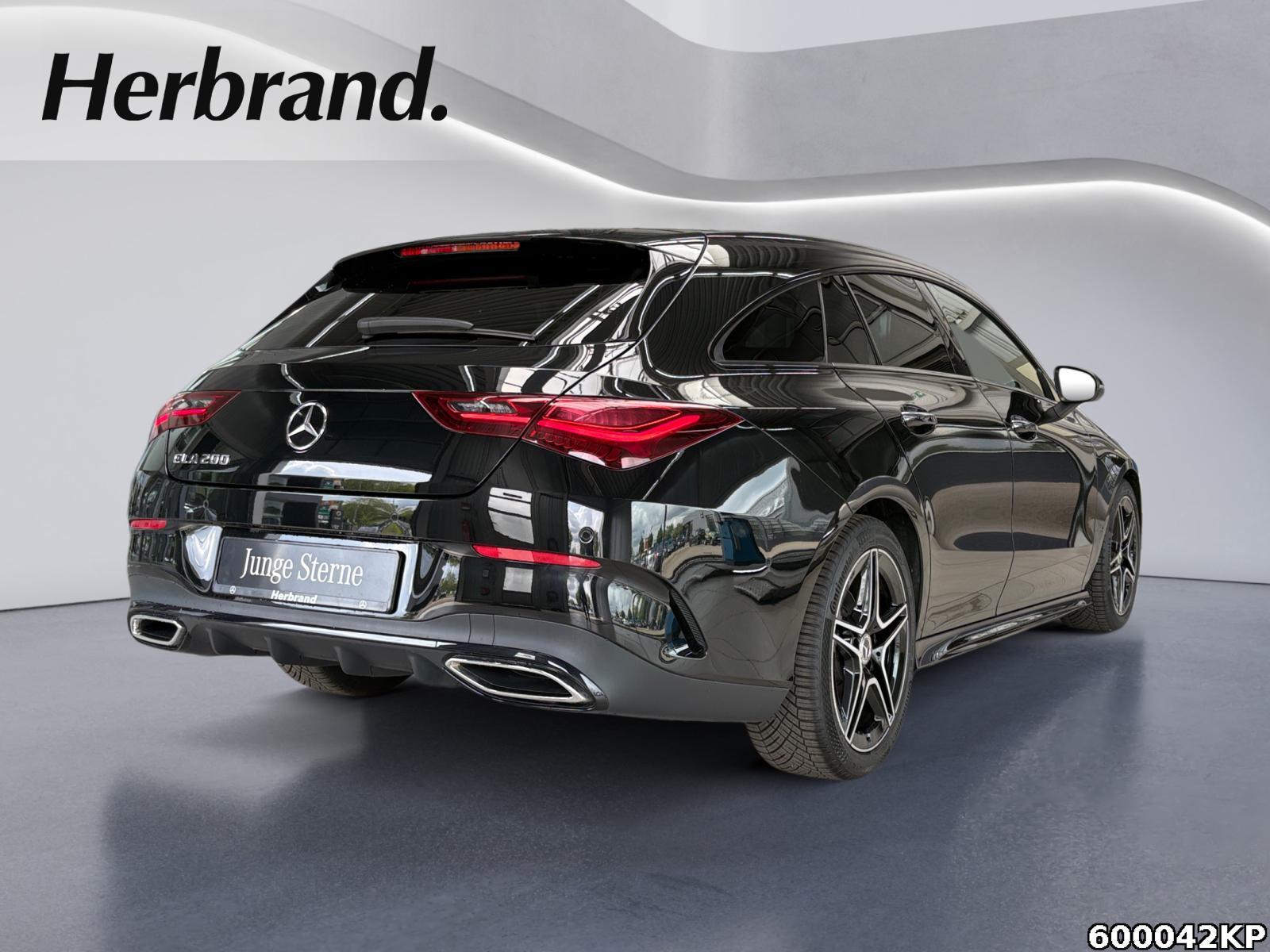 Fahrzeugabbildung Mercedes-Benz CLA 200 Shooting Brake AMG Pano Night Totw Distronic CarPla