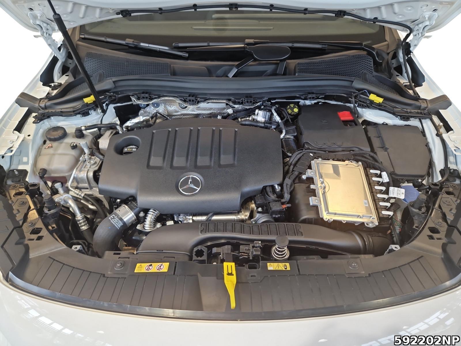 Fahrzeugabbildung Mercedes-Benz GLA 220 d 4M AMG Pano AHK Burmester Multibeam