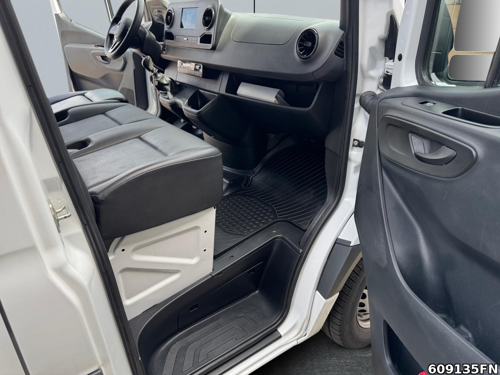 Fahrzeugabbildung Mercedes-Benz Sprinter 317 CDI *L1H1*AHK*Standheizung*MBUX-DAB