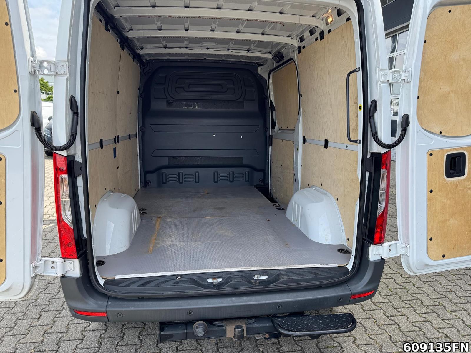 Fahrzeugabbildung Mercedes-Benz Sprinter 317 CDI *L1H1*AHK*Standheizung*MBUX-DAB