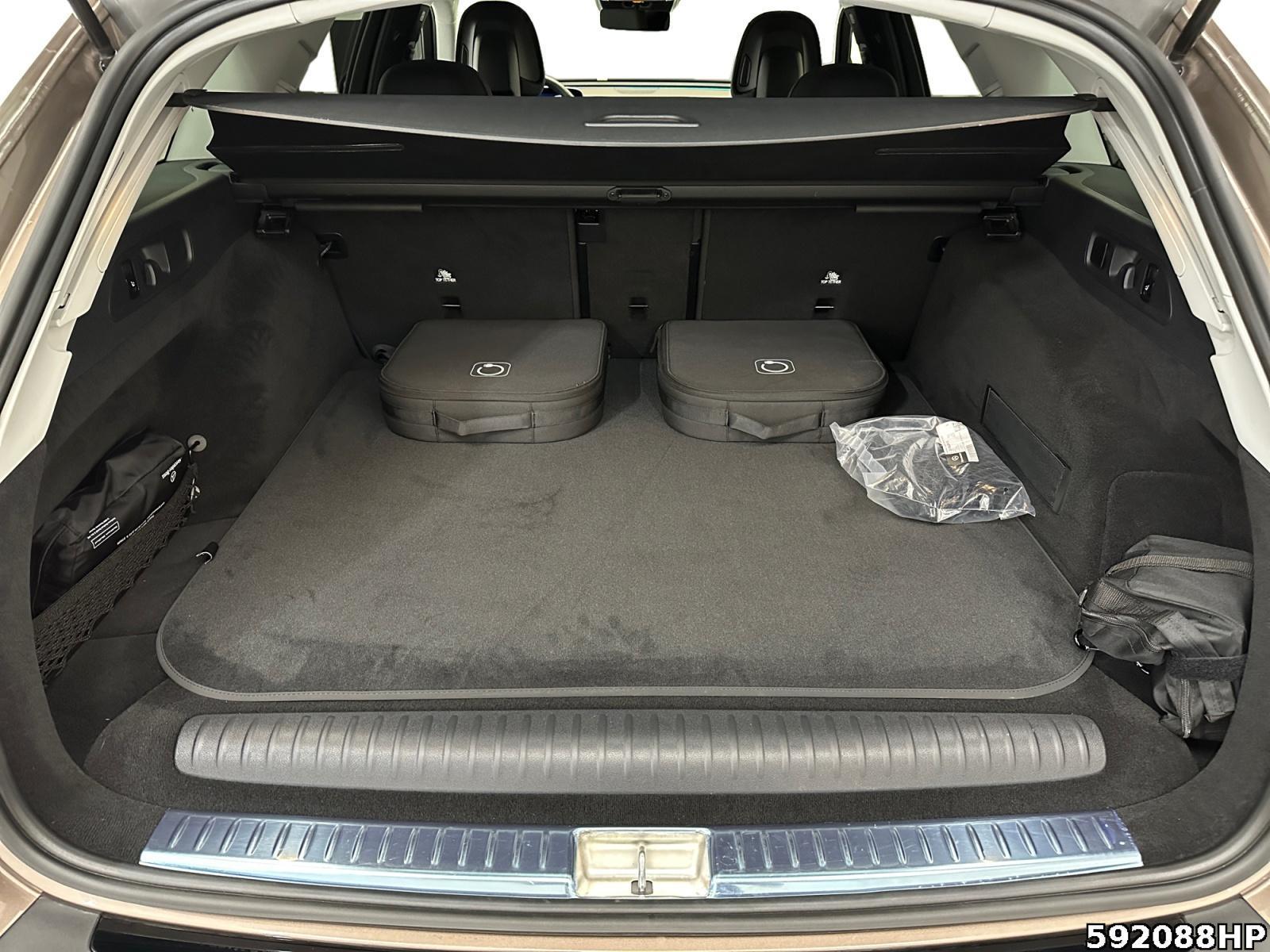 Fahrzeugabbildung Mercedes-Benz E 300 T 4M Avantgarde All Terrain Night 360°