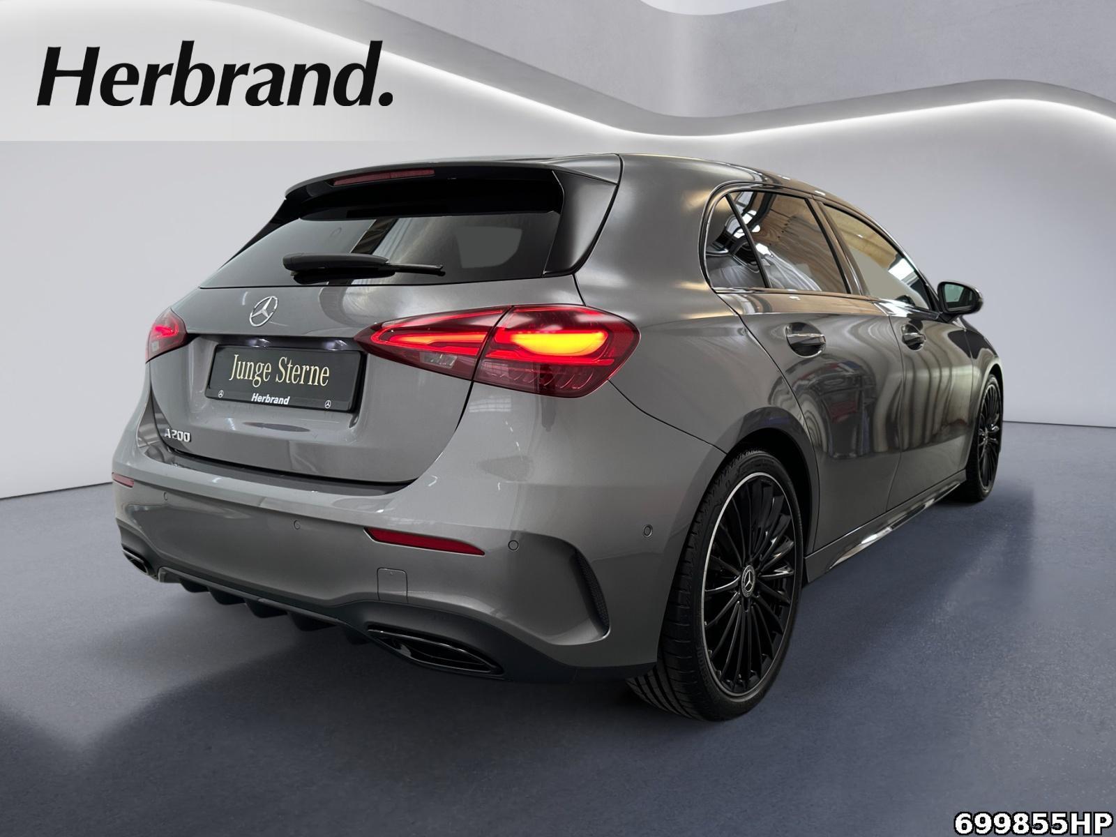 Fahrzeugabbildung Mercedes-Benz A 200 AMG Night DISTRONIC 19