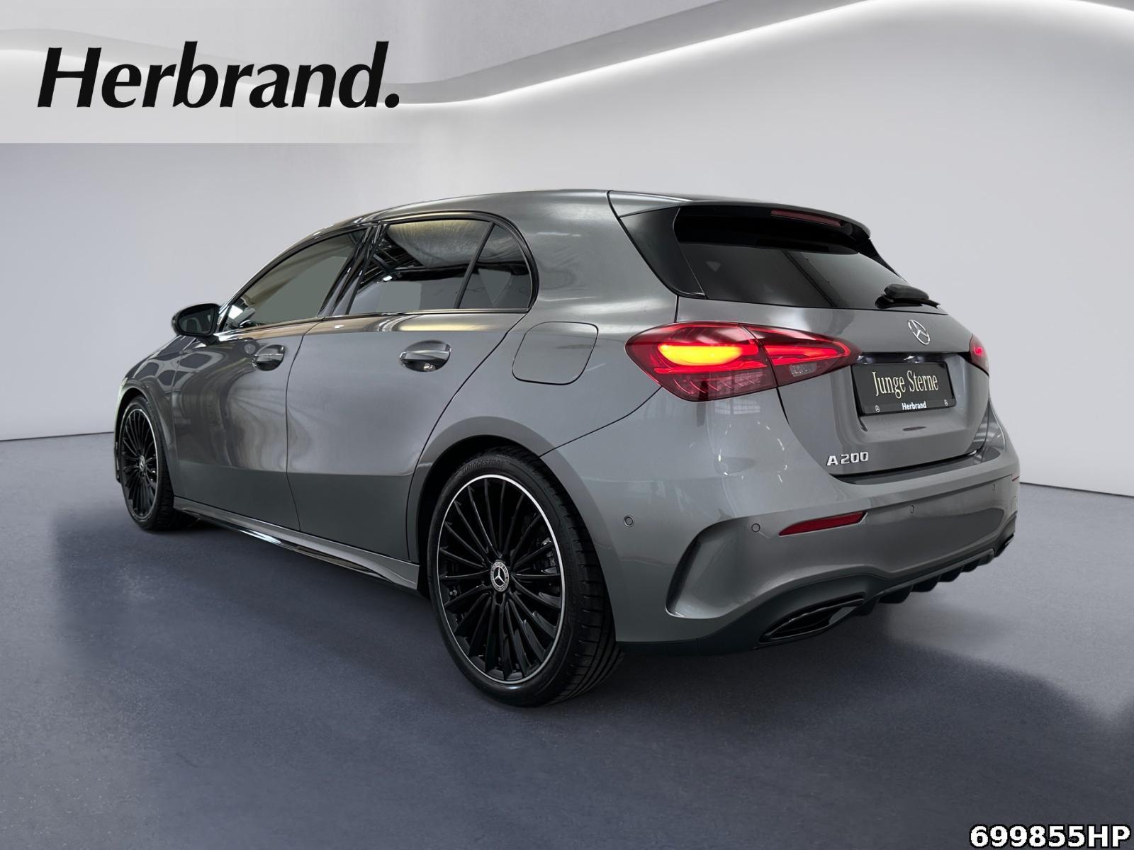 Fahrzeugabbildung Mercedes-Benz A 200 AMG Night DISTRONIC 19