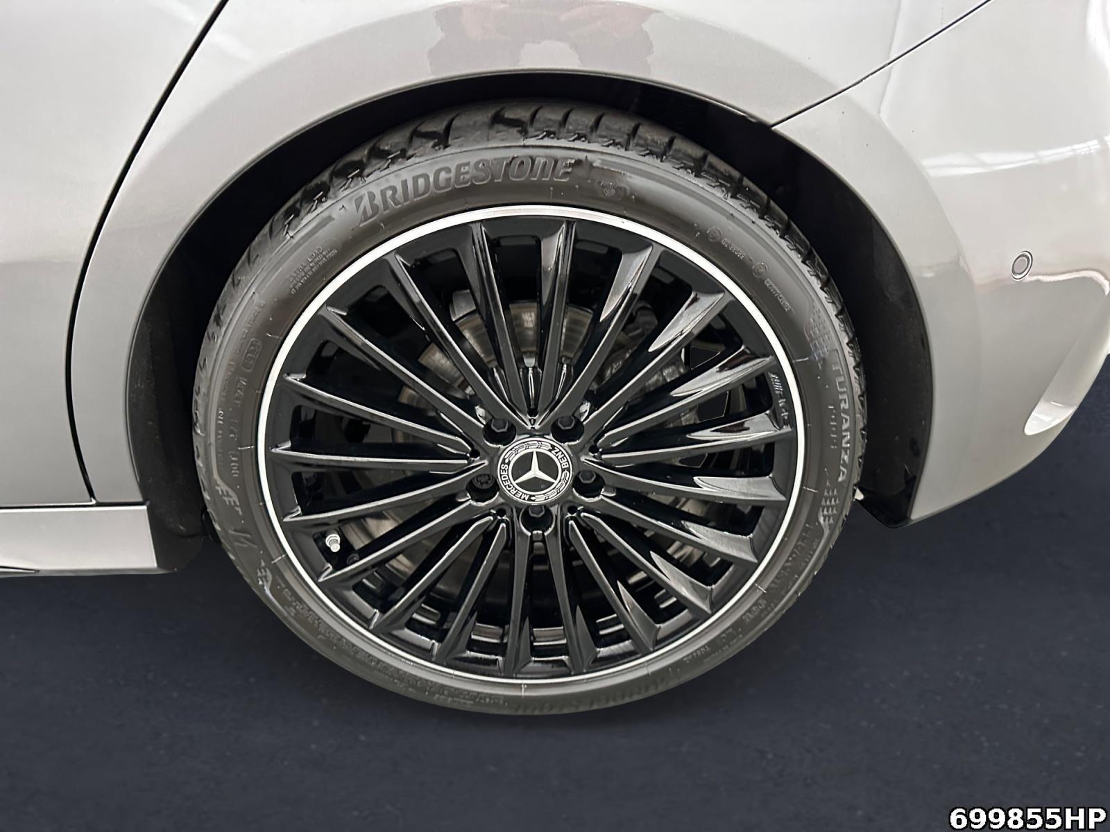 Fahrzeugabbildung Mercedes-Benz A 200 AMG Night DISTRONIC 19