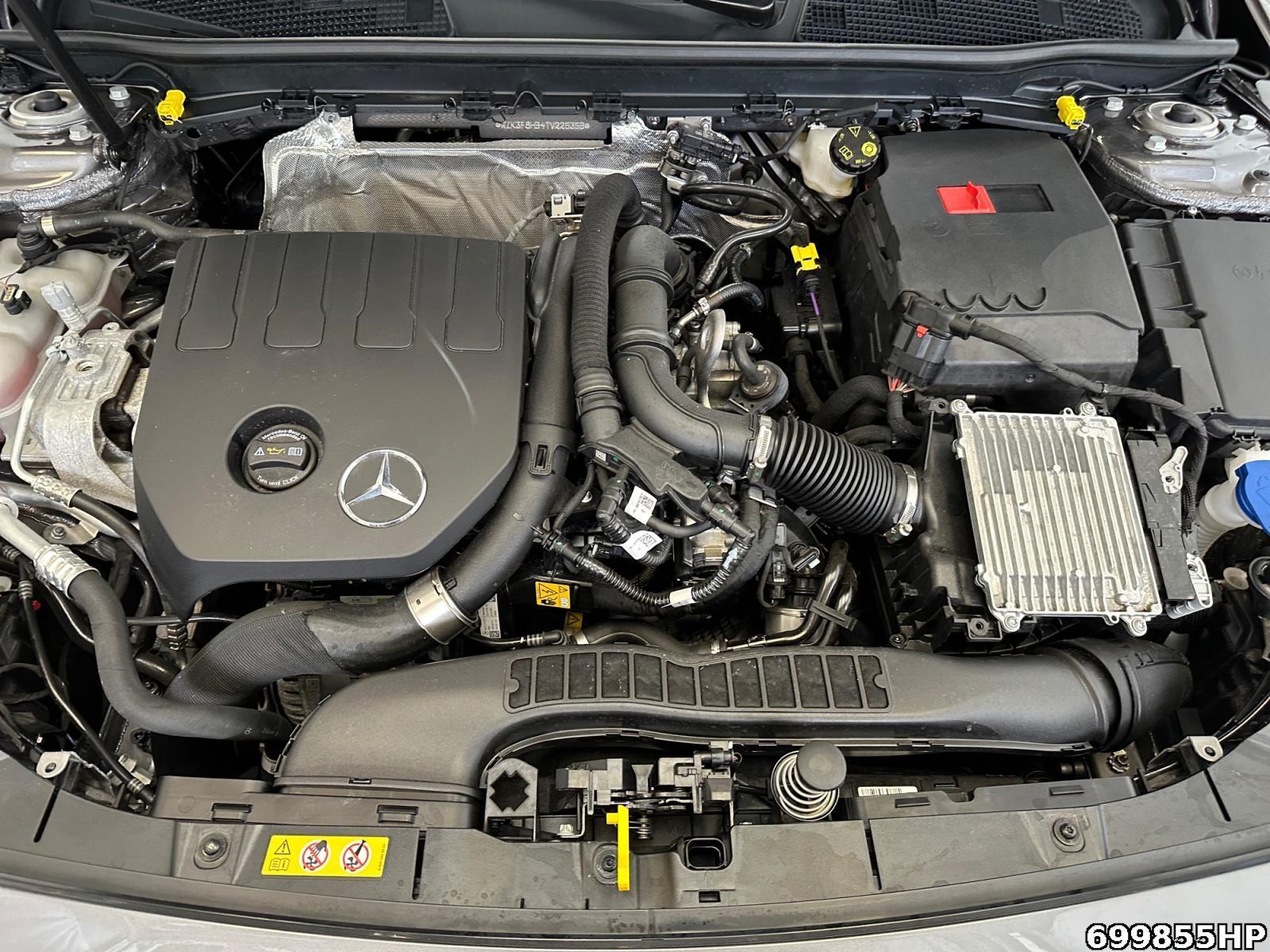 Fahrzeugabbildung Mercedes-Benz A 200 AMG Night DISTRONIC 19