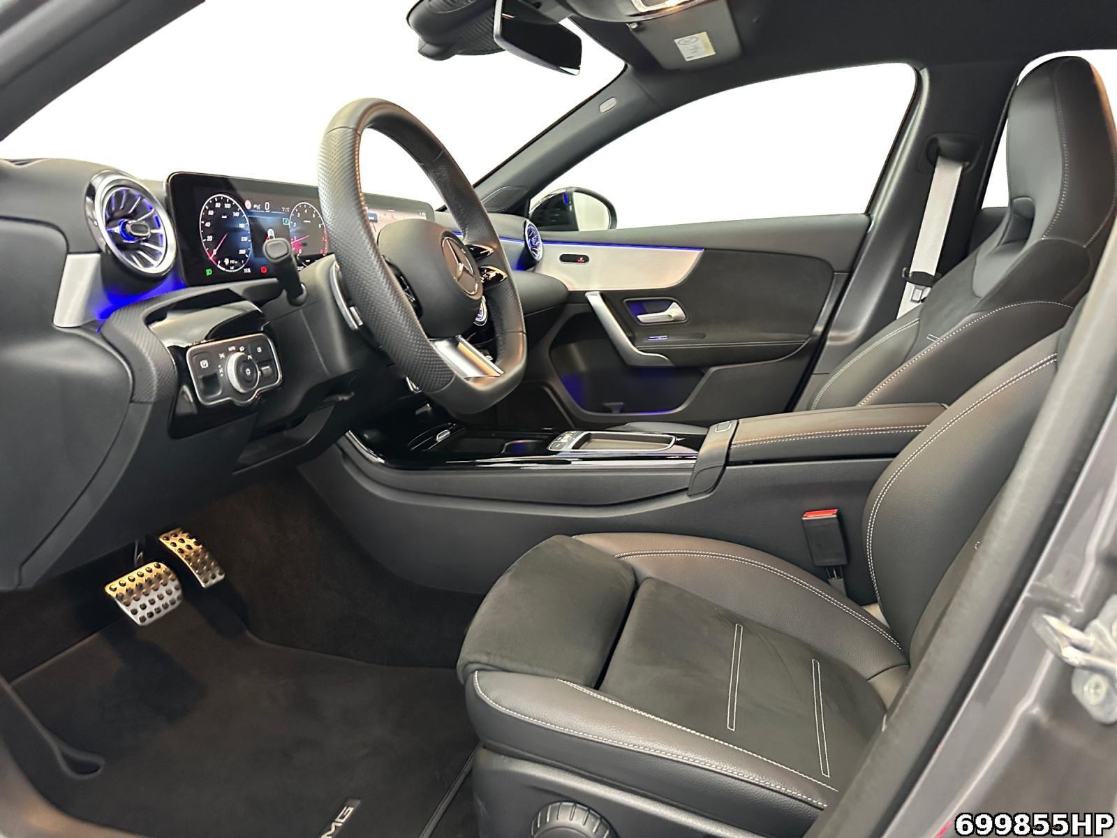 Fahrzeugabbildung Mercedes-Benz A 200 AMG Night DISTRONIC 19