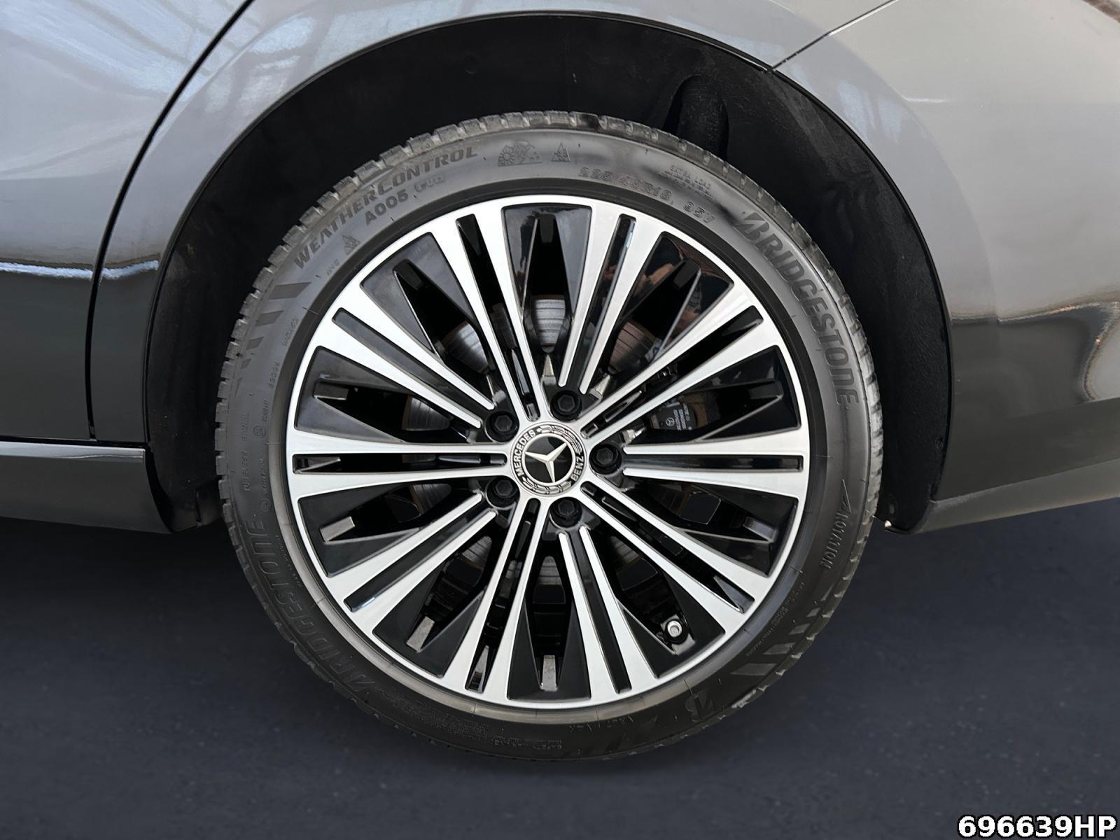 Fahrzeugabbildung Mercedes-Benz CLA 250 Shooting Brake e Progressive Kamera smartphone int.