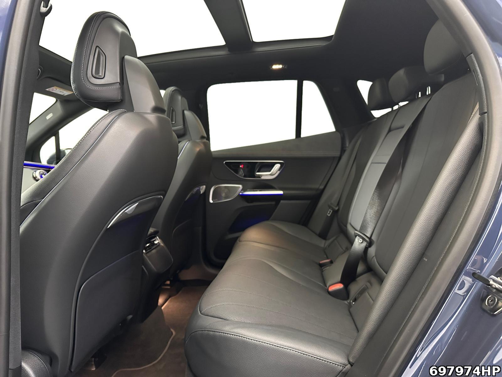 Fahrzeugabbildung Mercedes-Benz EQE SUV 350 4M Electric Art Pano DIGITAL 360°-K.