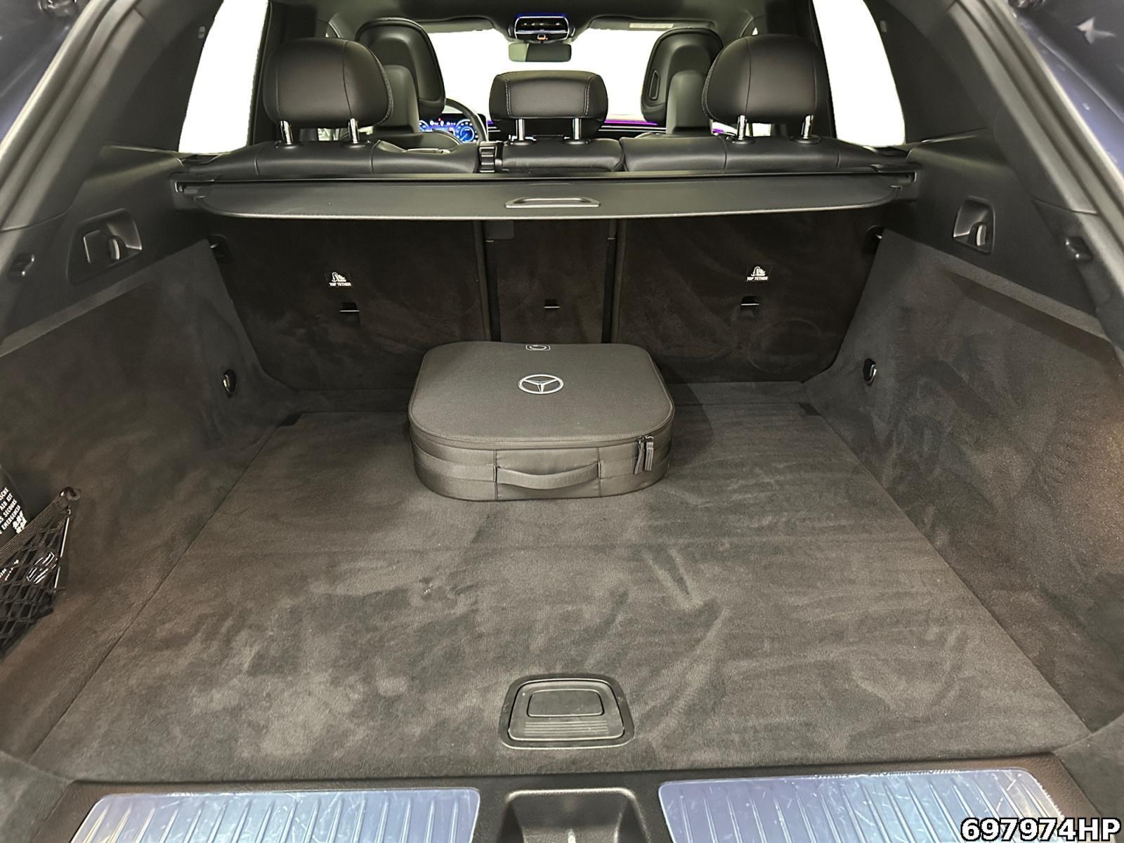 Fahrzeugabbildung Mercedes-Benz EQE SUV 350 4M Electric Art Pano DIGITAL 360°-K.