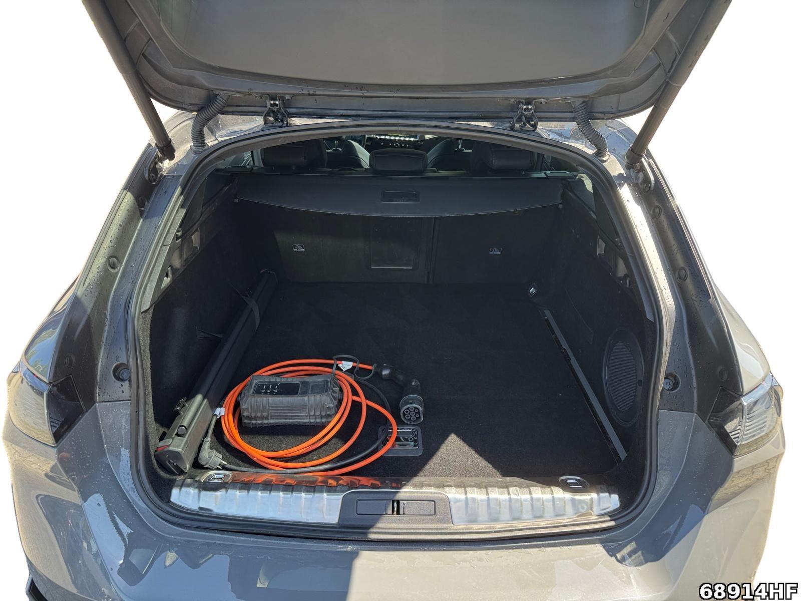 Fahrzeugabbildung Peugeot 508 Plug-In Hybrid4 360, PSE Focal, Pano